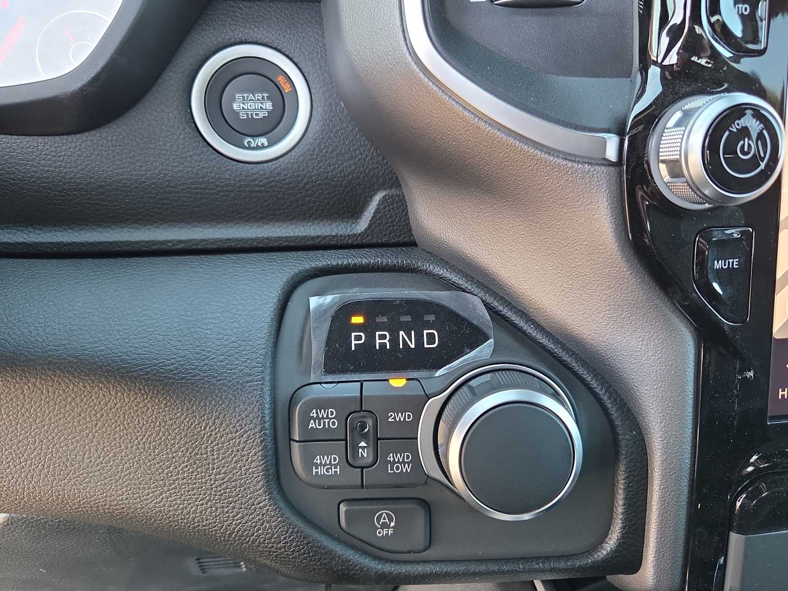 Thumbnail: 2025 RAM 1500 - 17