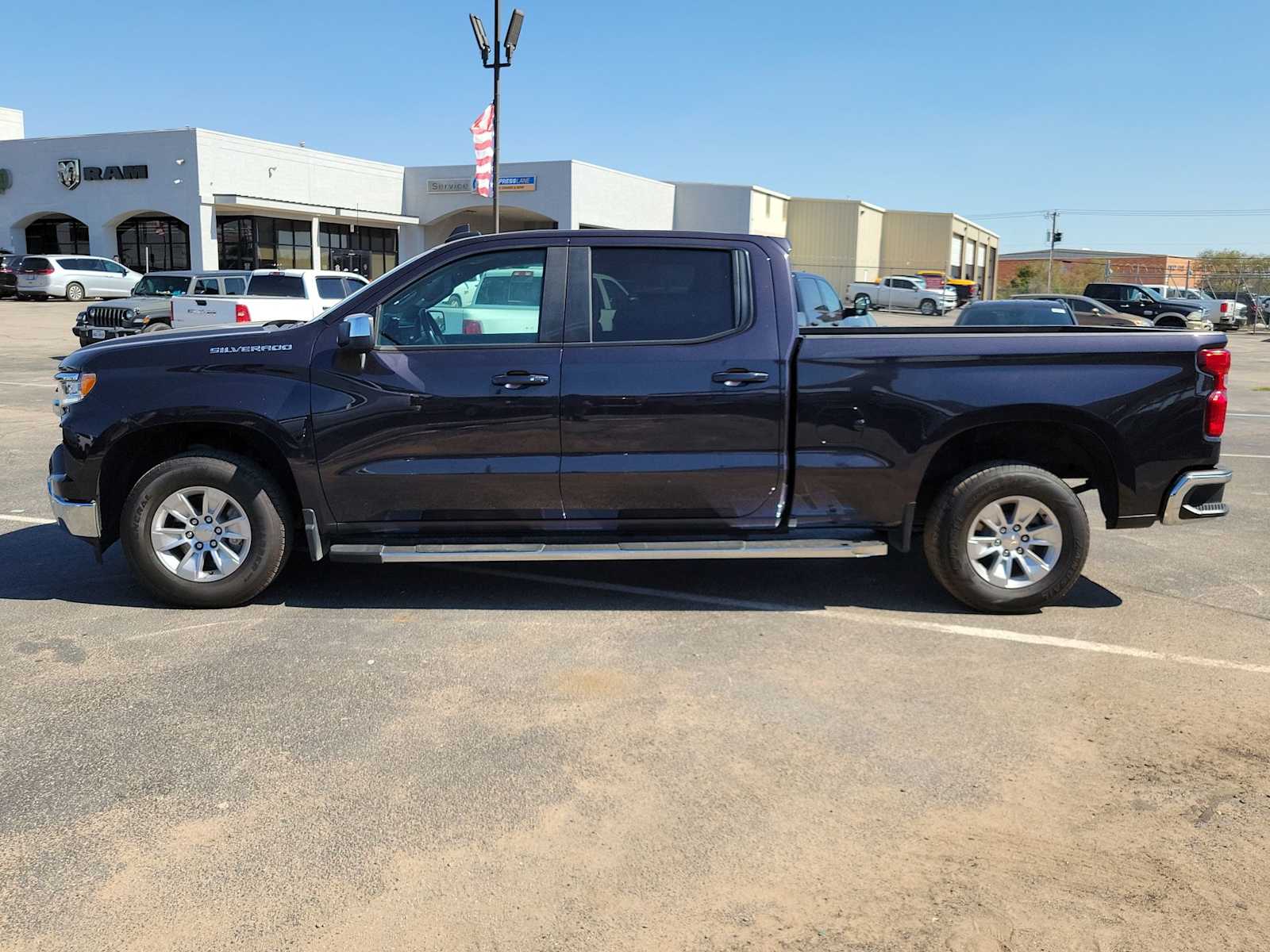 2024 Chevrolet Silverado 1500 photo 3