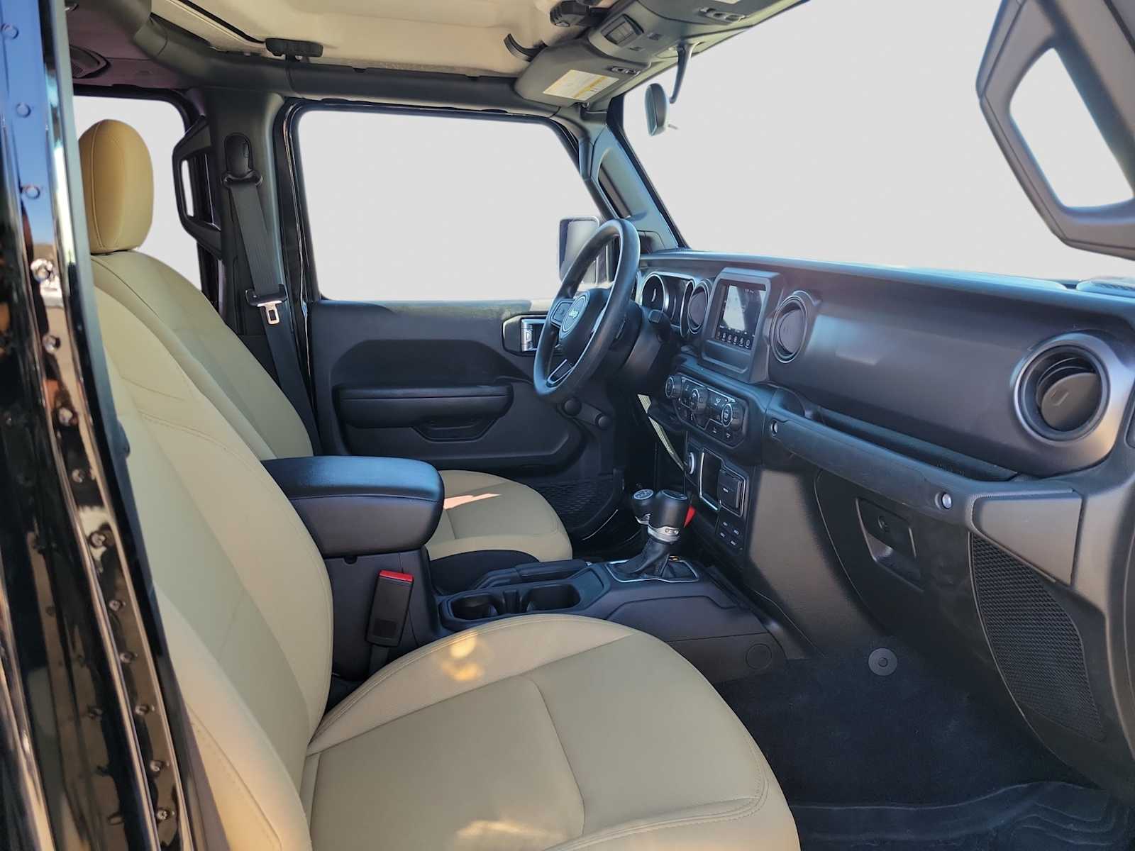 Thumbnail: 2023 Jeep Gladiator - 14