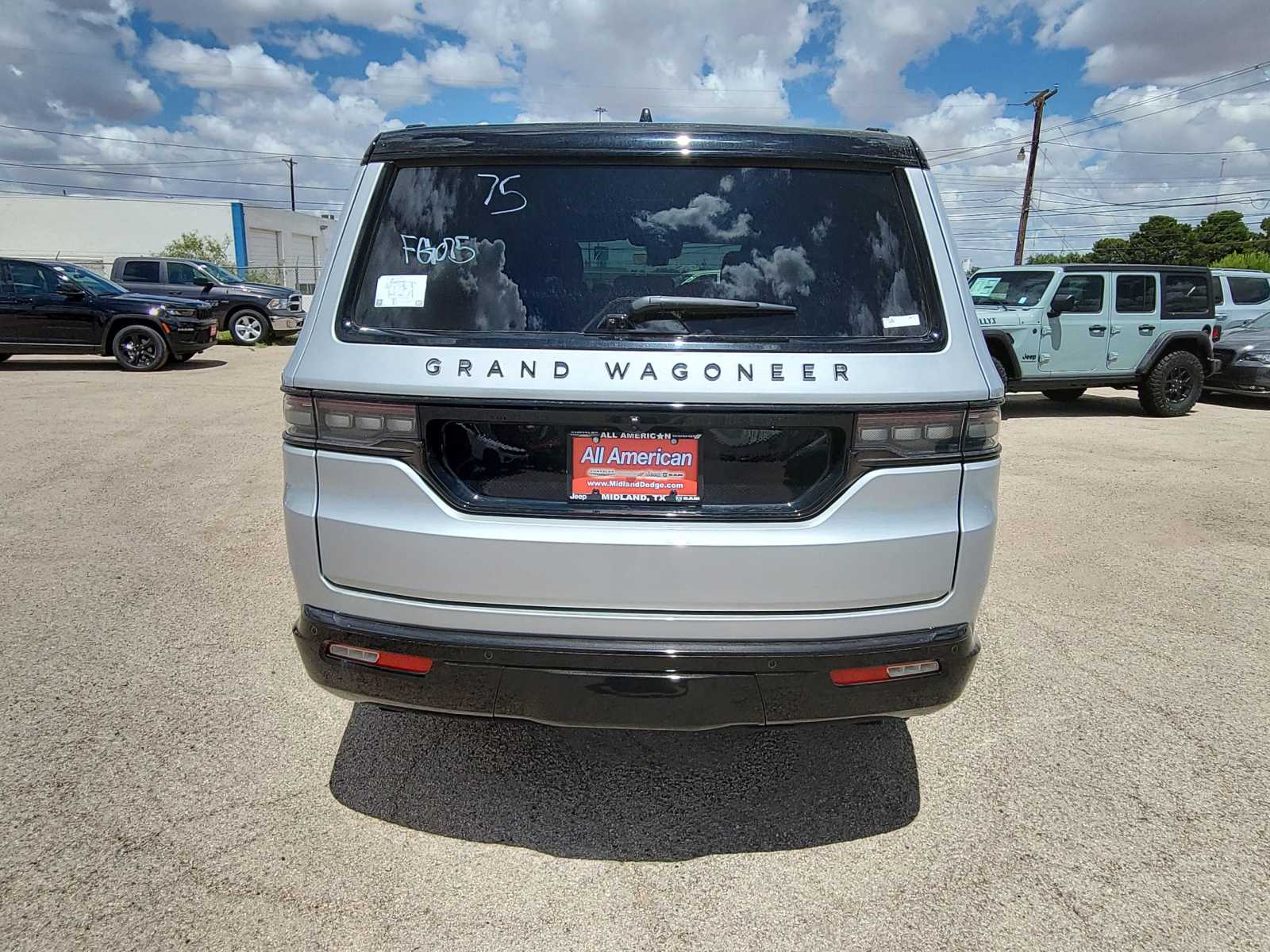 2024 Jeep Grand Wagoneer Obsidian 4