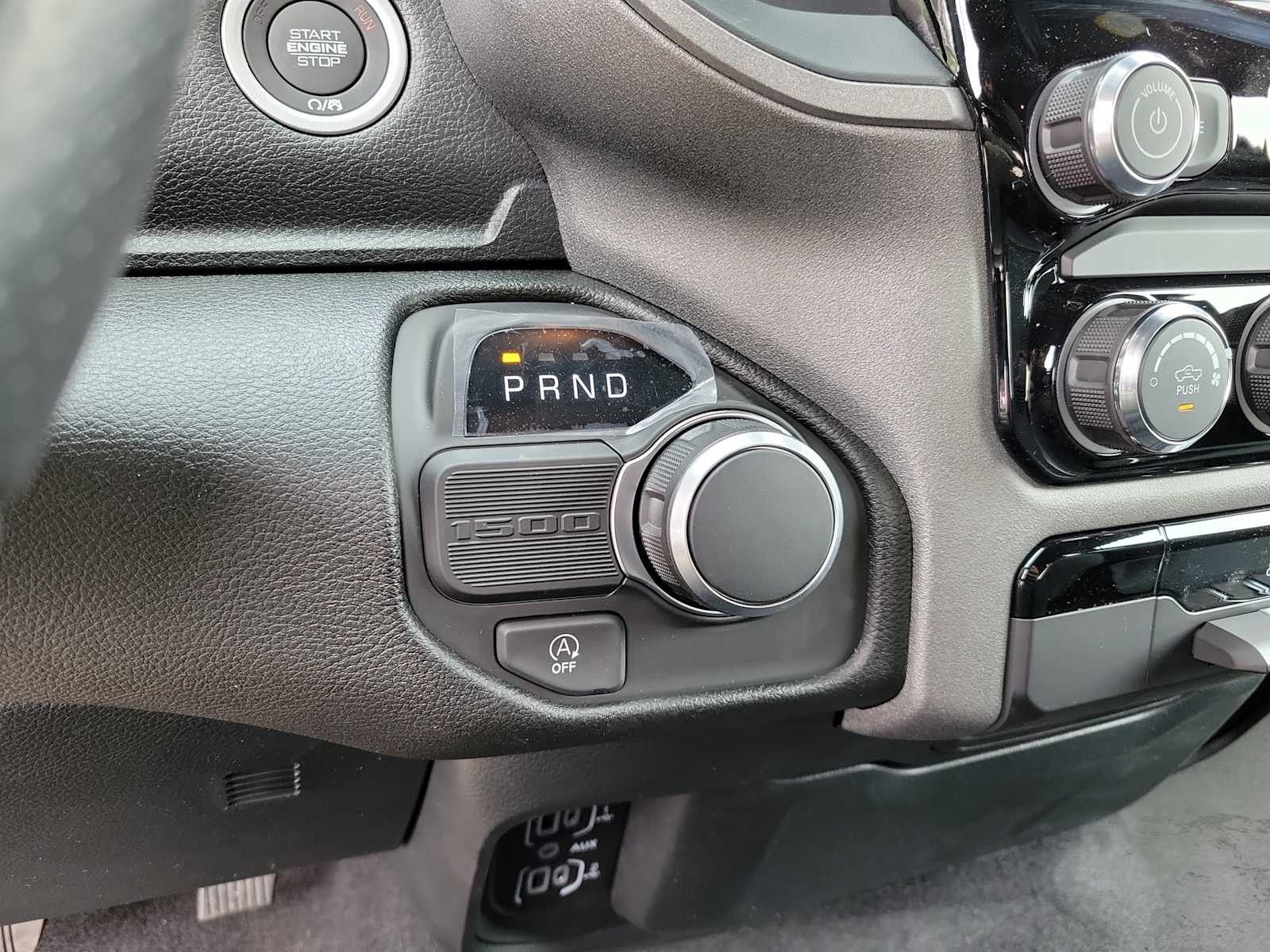 Thumbnail: 2026 RAM 1500 - 17