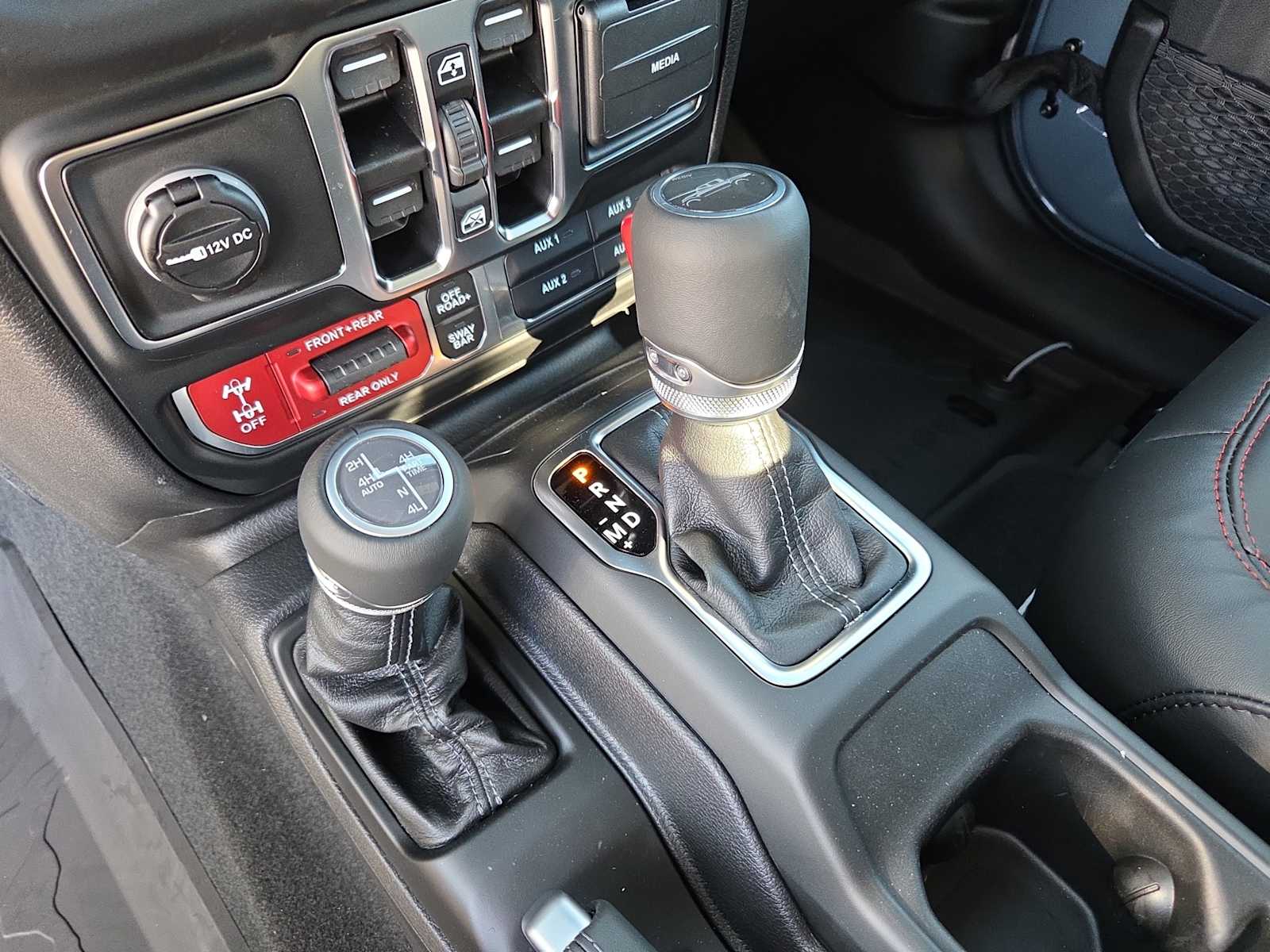 Thumbnail: 2026 Jeep Gladiator - 17