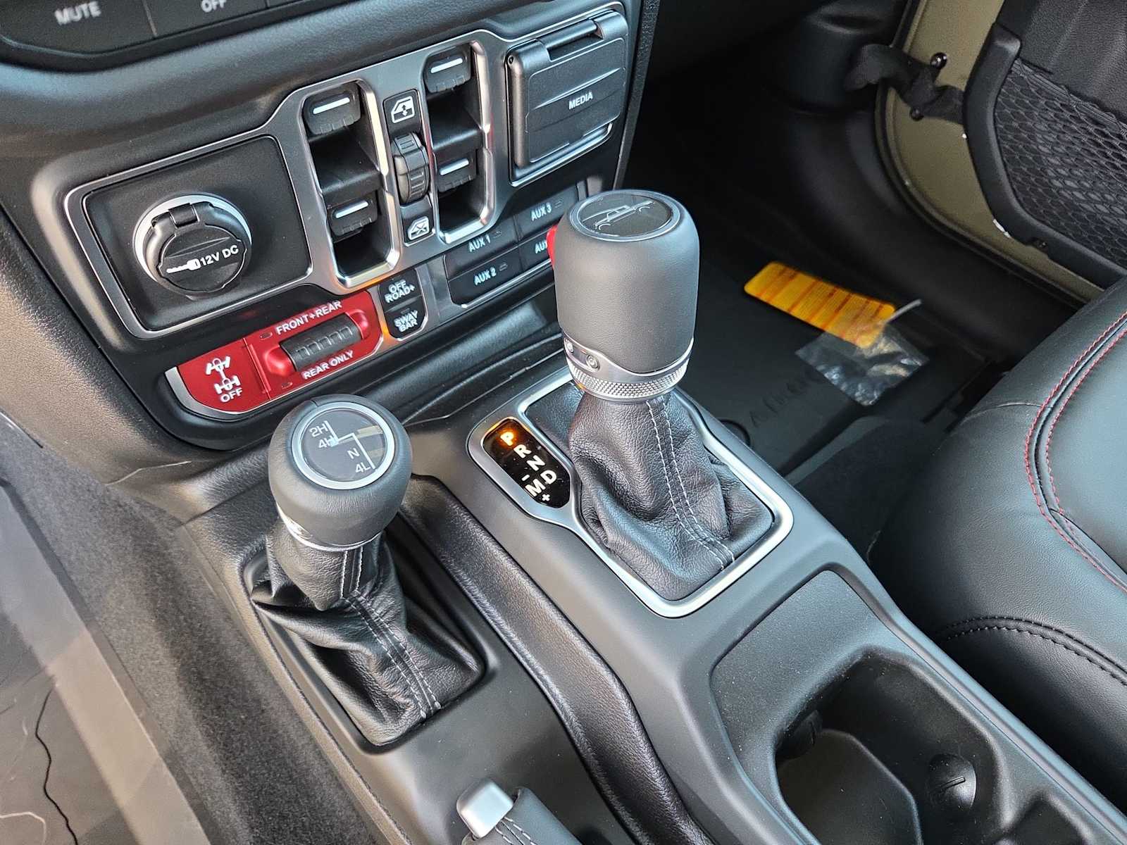 Thumbnail: 2025 Jeep Gladiator - 17