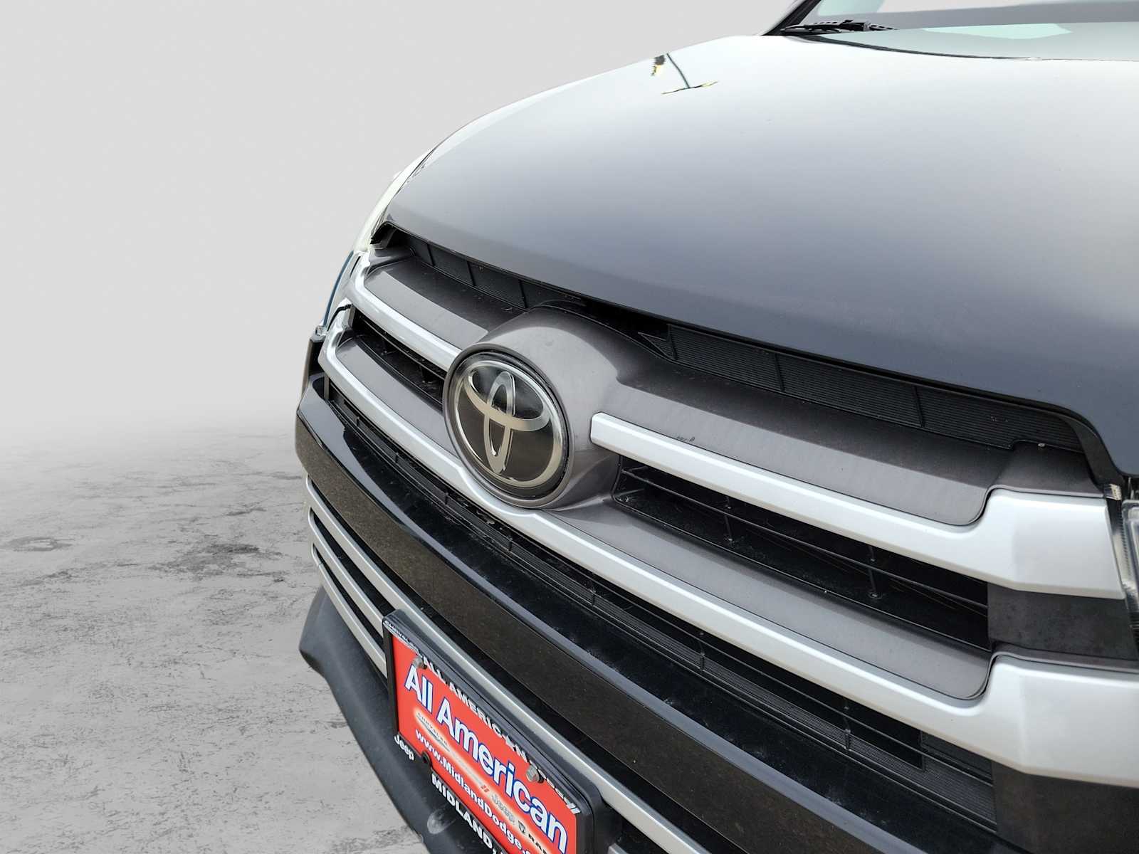 Thumbnail: 2019 Toyota Highlander - 9