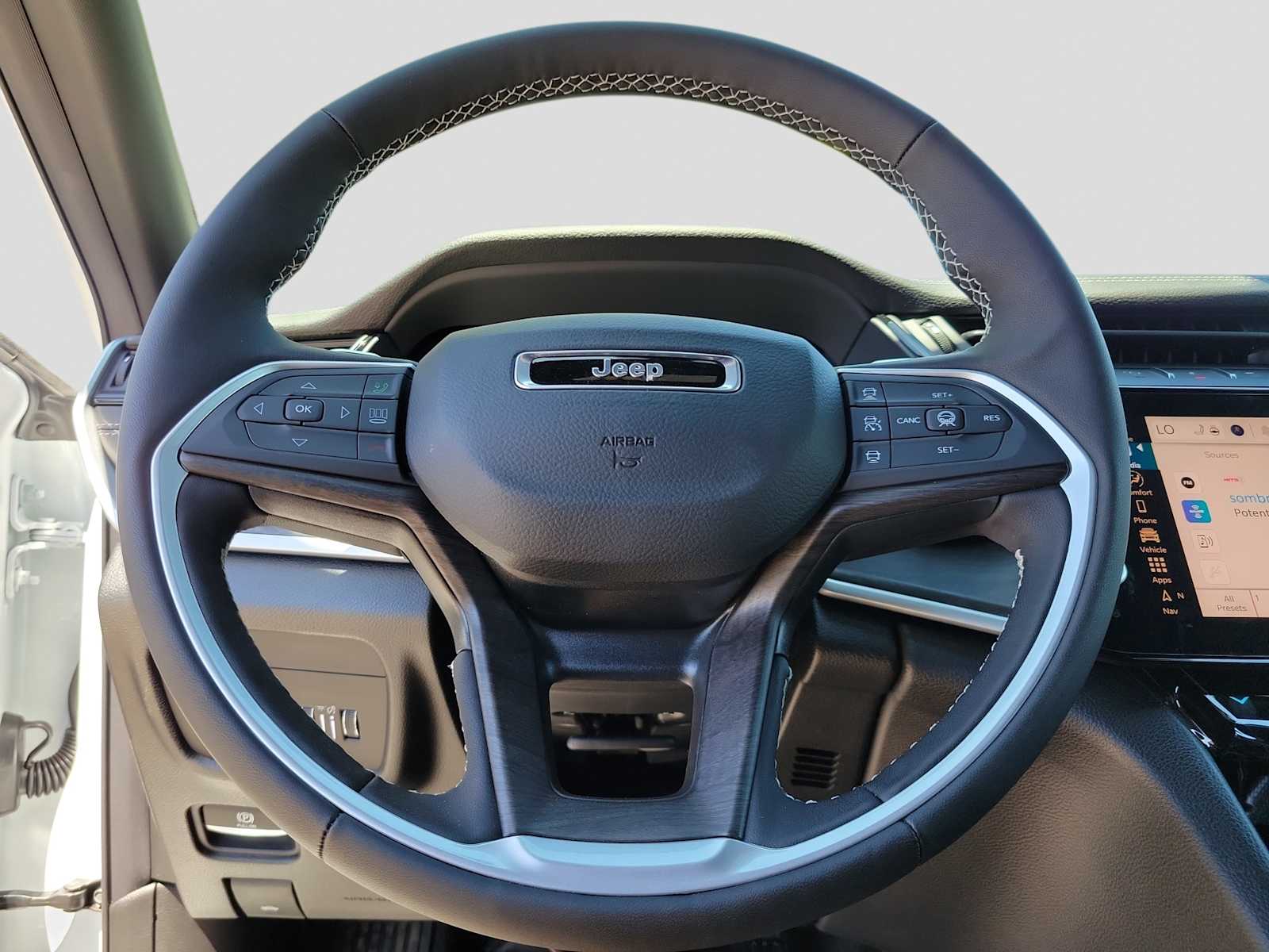 Thumbnail: 2026 Jeep Grand Cherokee - 15