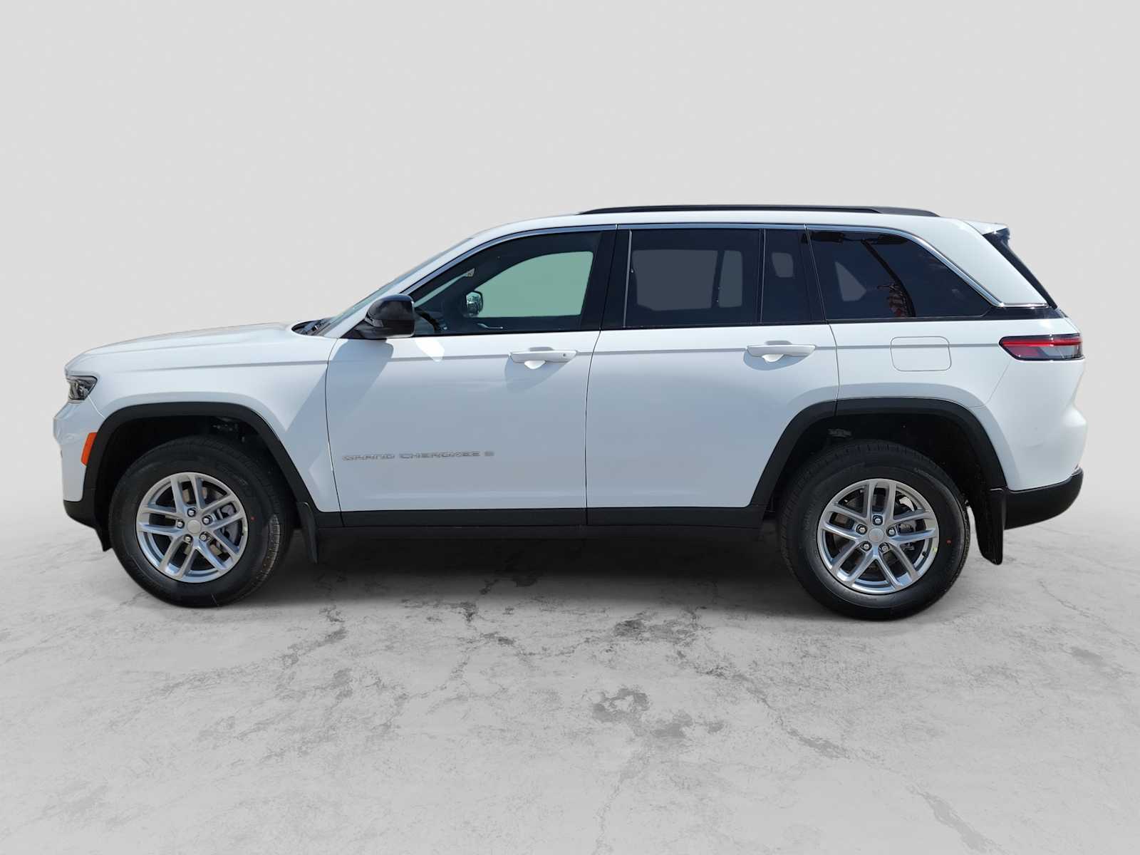 Thumbnail: 2026 Jeep Grand Cherokee - 3
