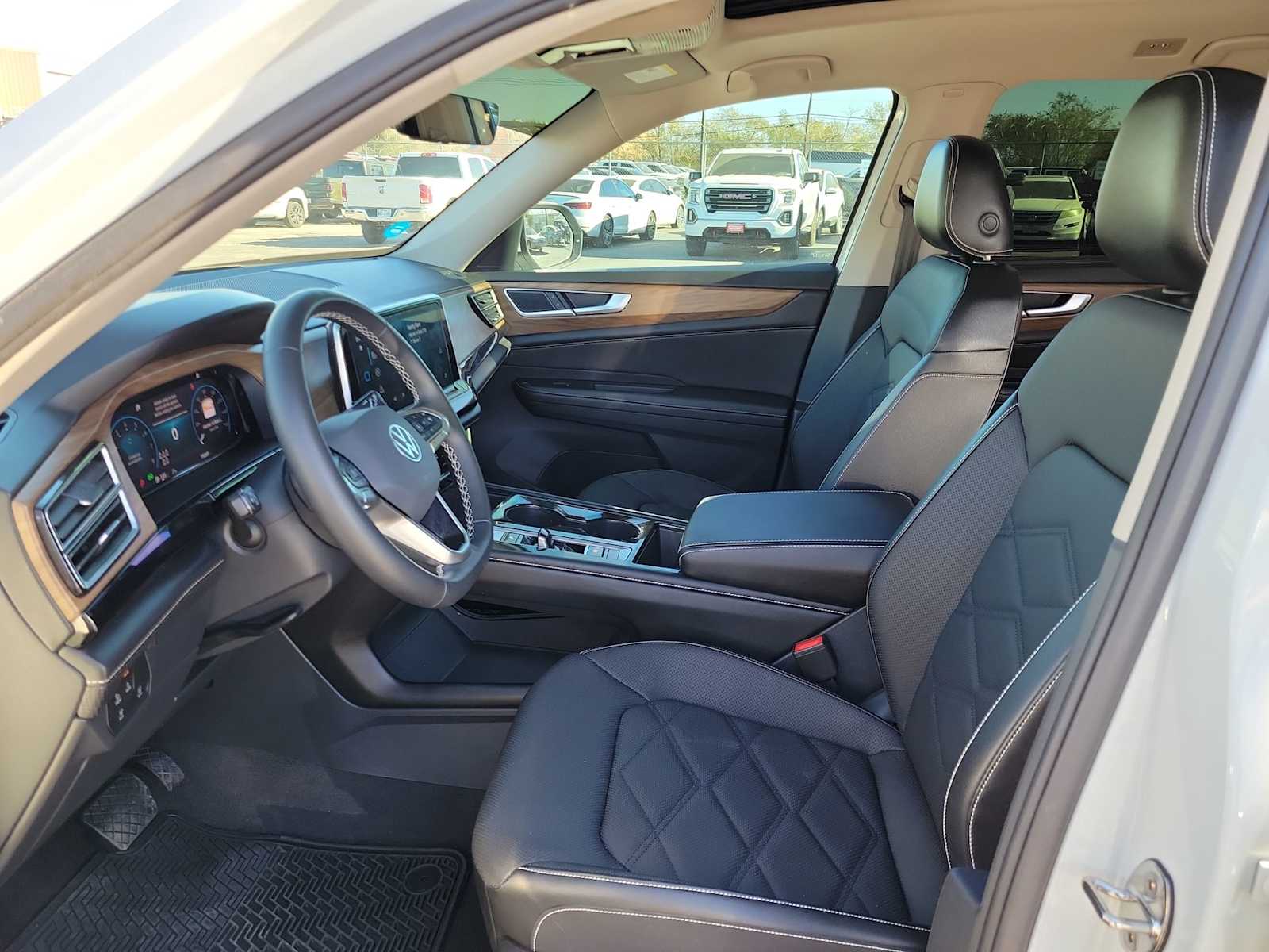 Thumbnail: 2024 Volkswagen Atlas - 11