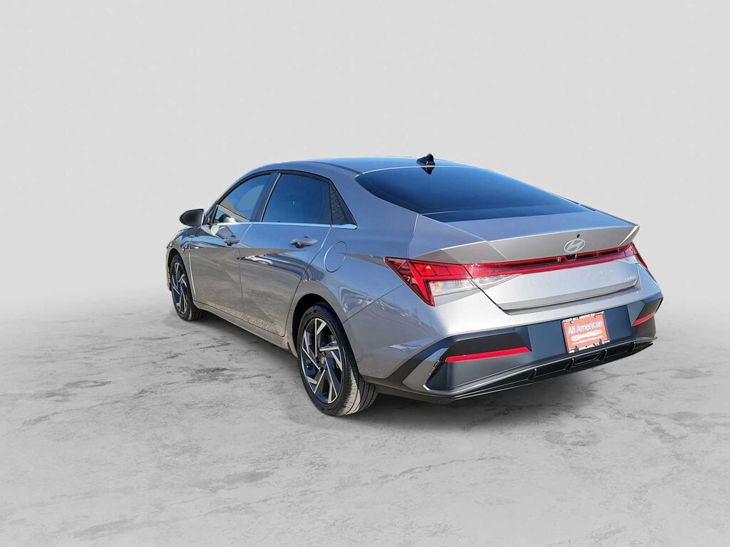 Used 2025 Hyundai Elantra Limited Sedan
