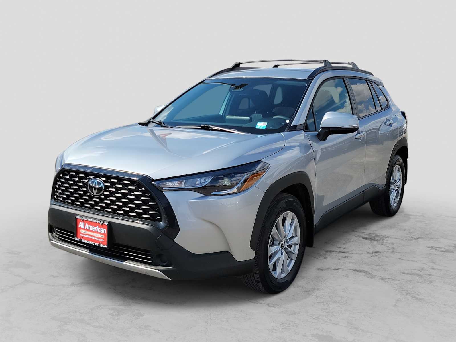 2024 Toyota Corolla Cross LE's photo