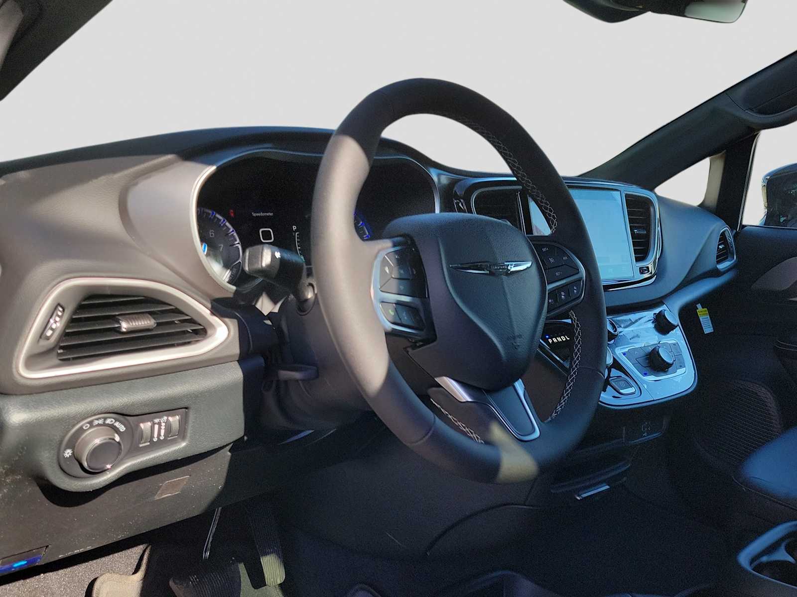 Thumbnail: 2026 Chrysler Voyager - 2