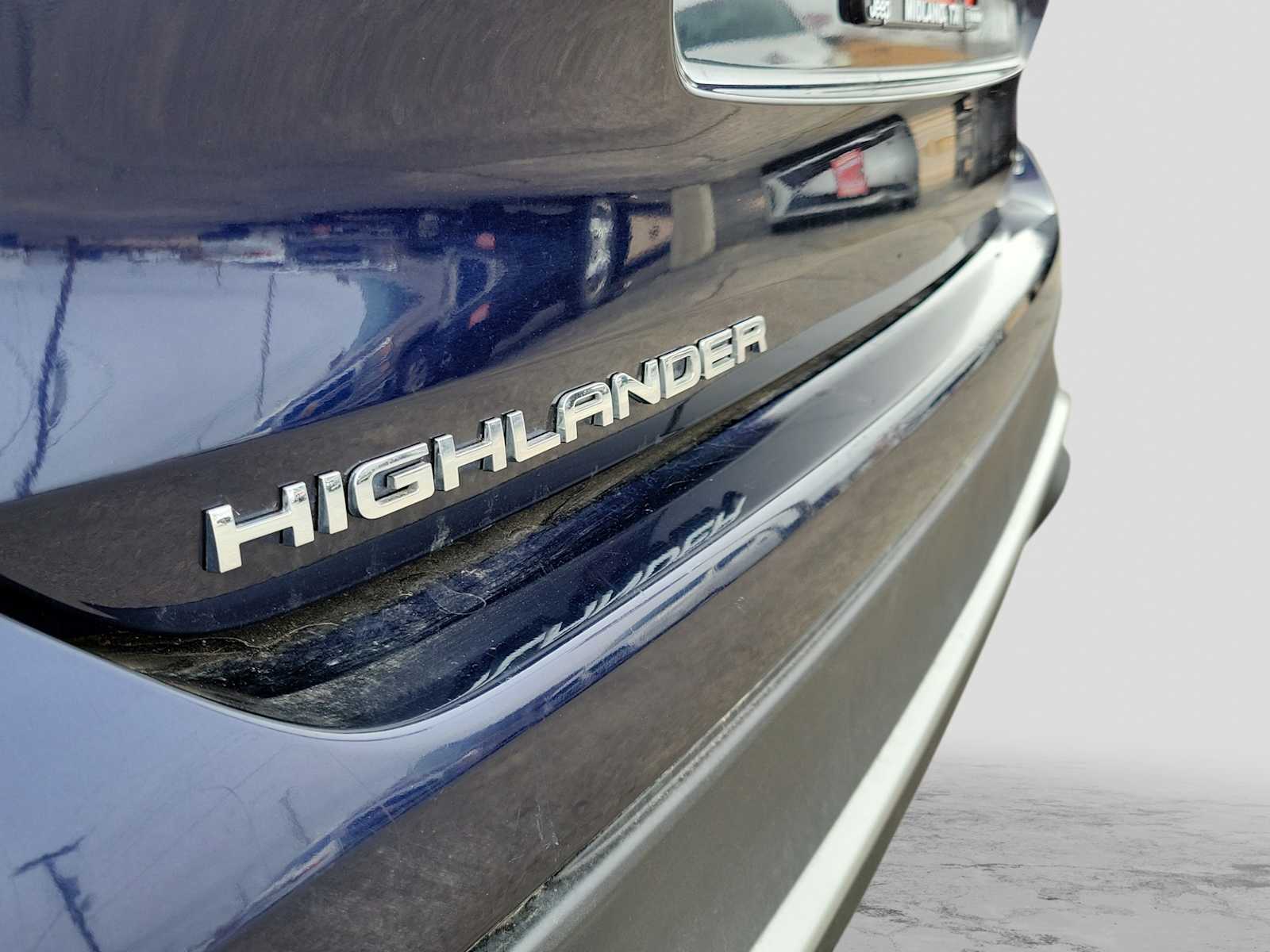 Thumbnail: 2022 Toyota Highlander - 7