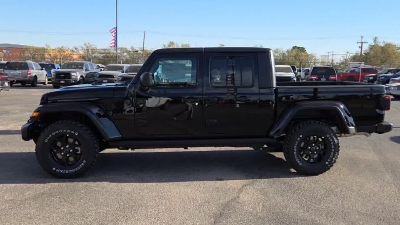 Thumbnail: 2026 Jeep Gladiator - 6