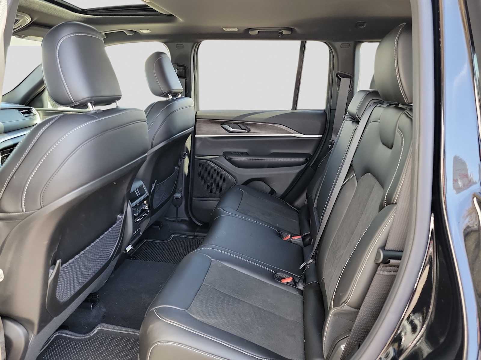 Thumbnail: 2026 Jeep Grand Cherokee - 12