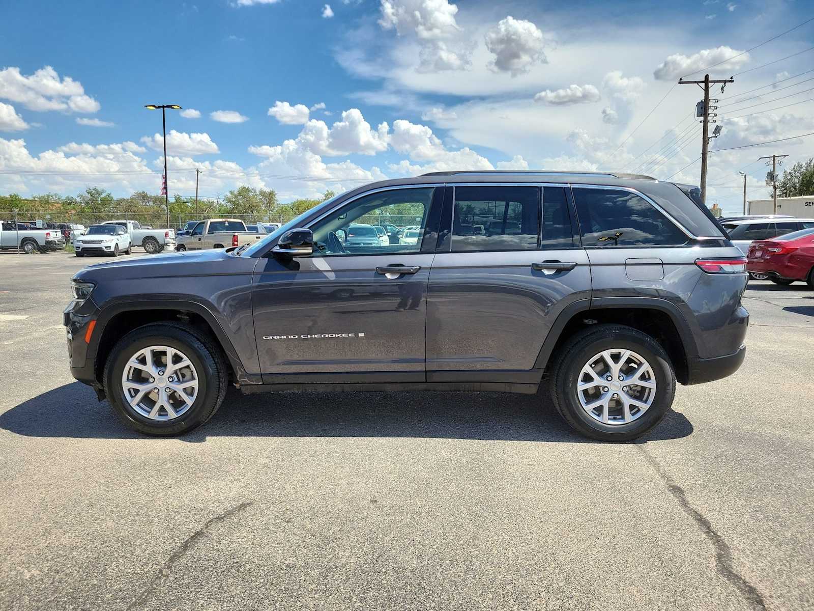 Thumbnail: 2022 Jeep Grand Cherokee - 3