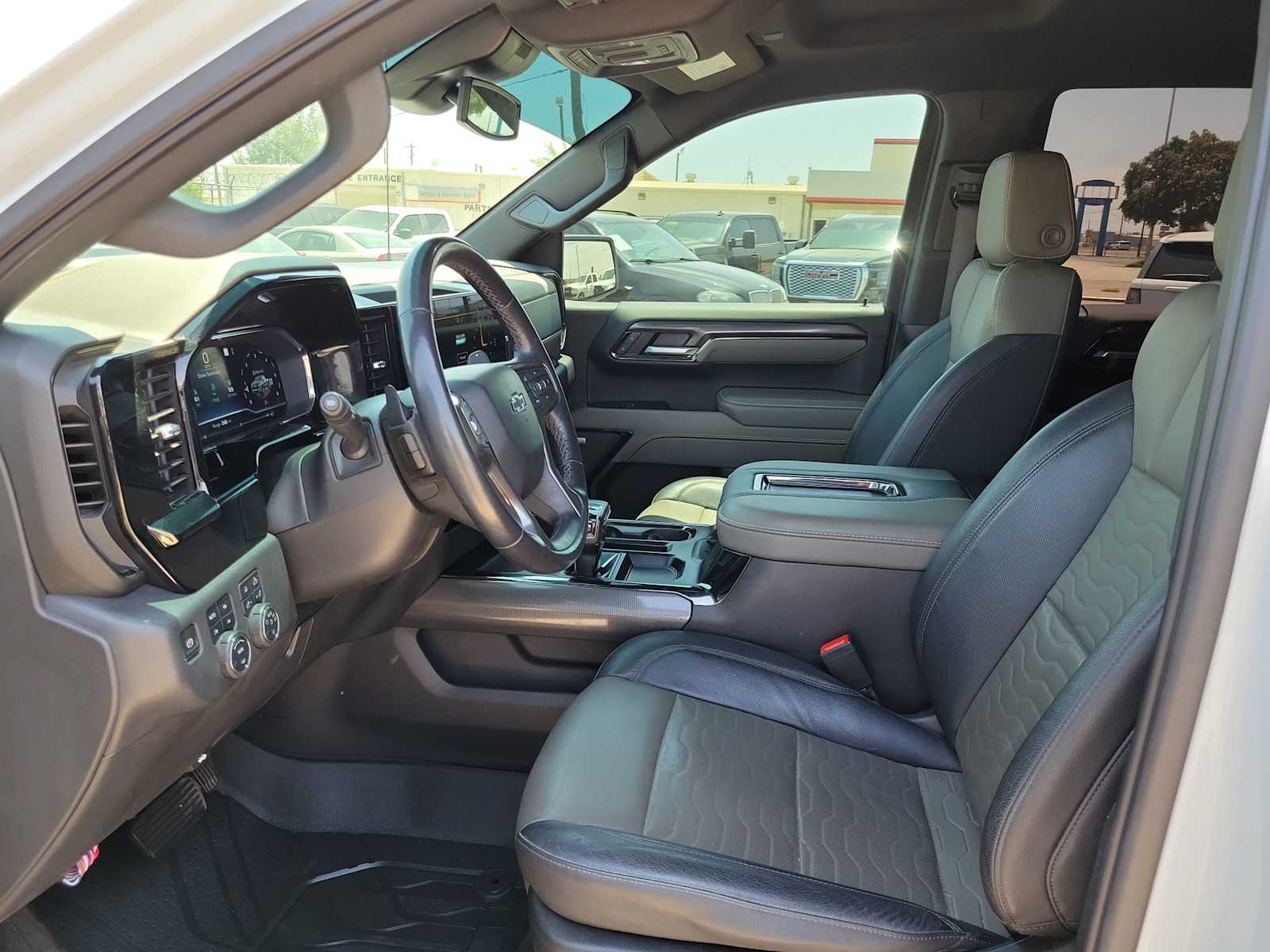 Thumbnail: 2022 Chevrolet Silverado 1500 - 11