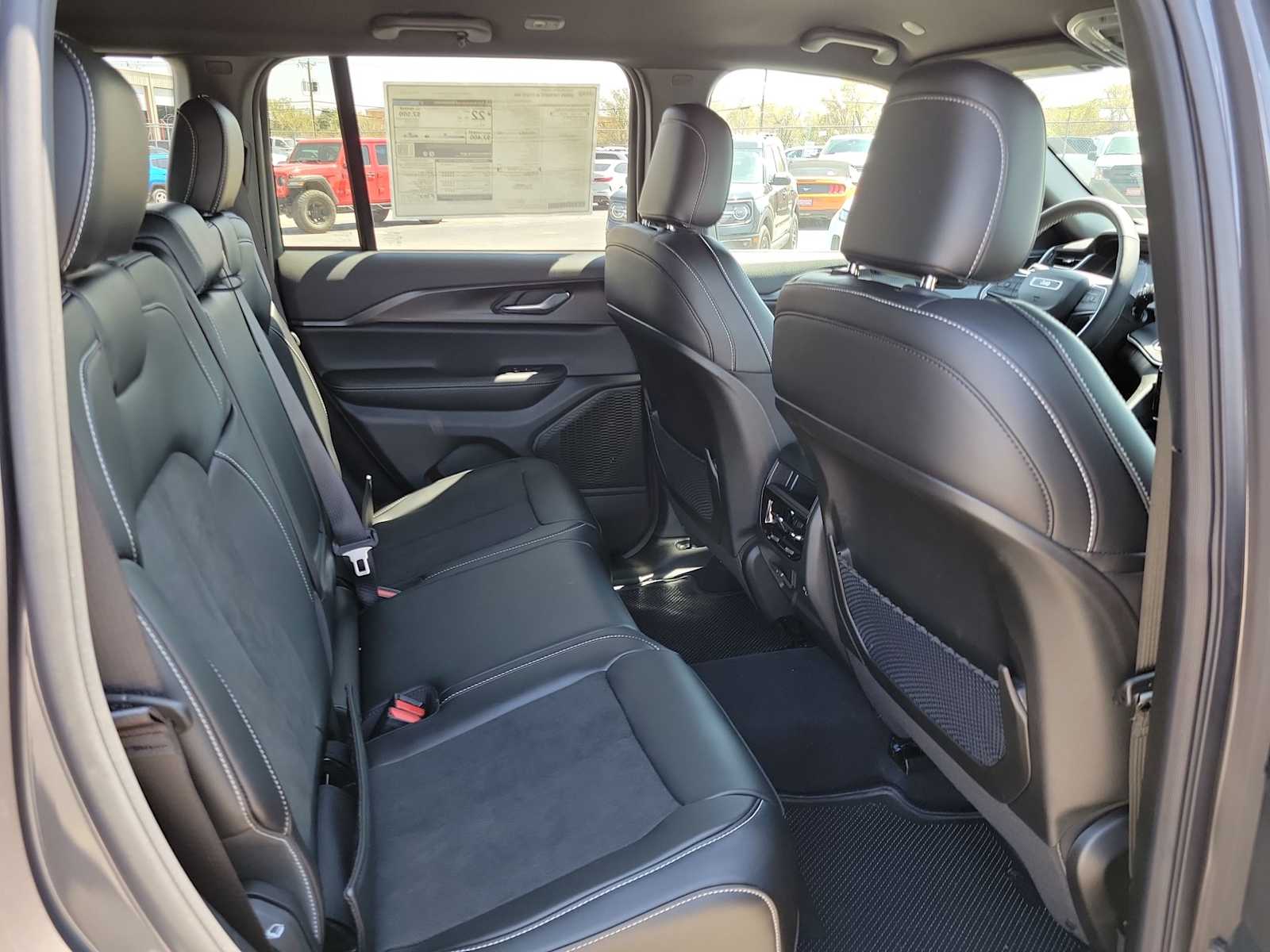 Thumbnail: 2025 Jeep Grand Cherokee - 13