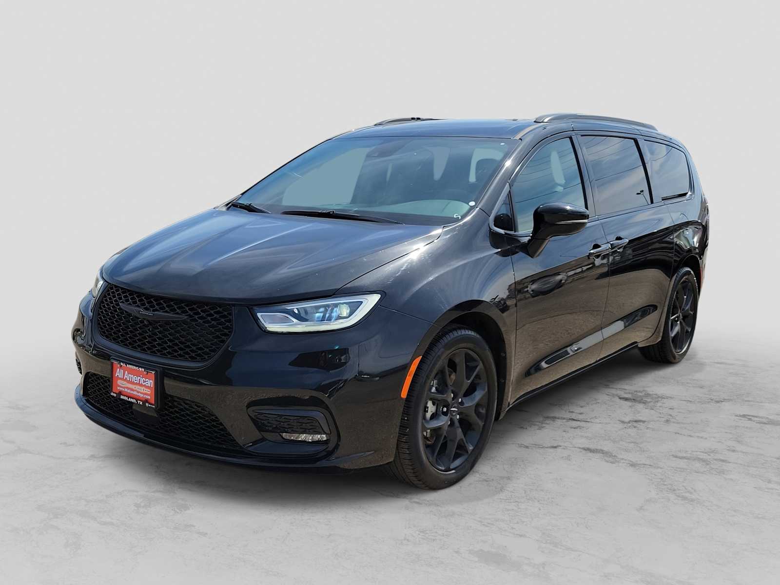 Thumbnail: 2023 Chrysler Pacifica - 1