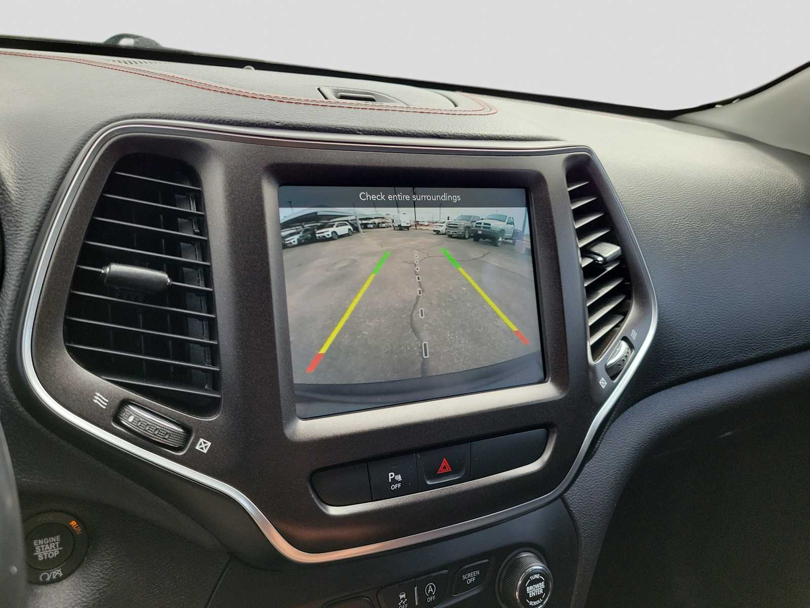 Thumbnail: 2020 Jeep Cherokee - 20