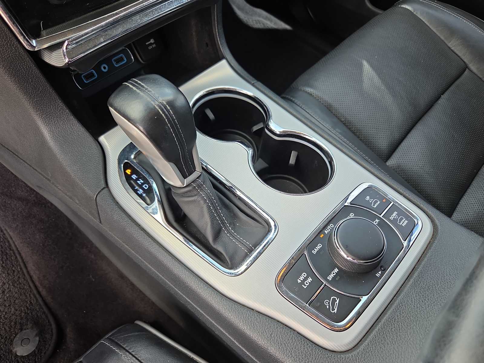 Thumbnail: 2019 Jeep Grand Cherokee - 17