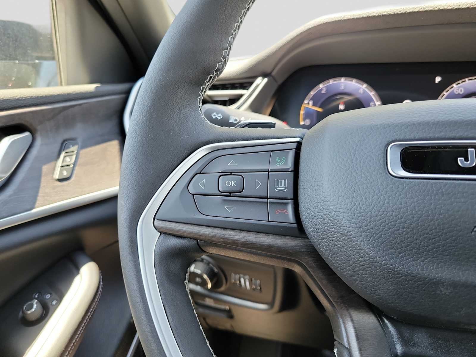Thumbnail: 2026 Jeep Grand Cherokee - 15