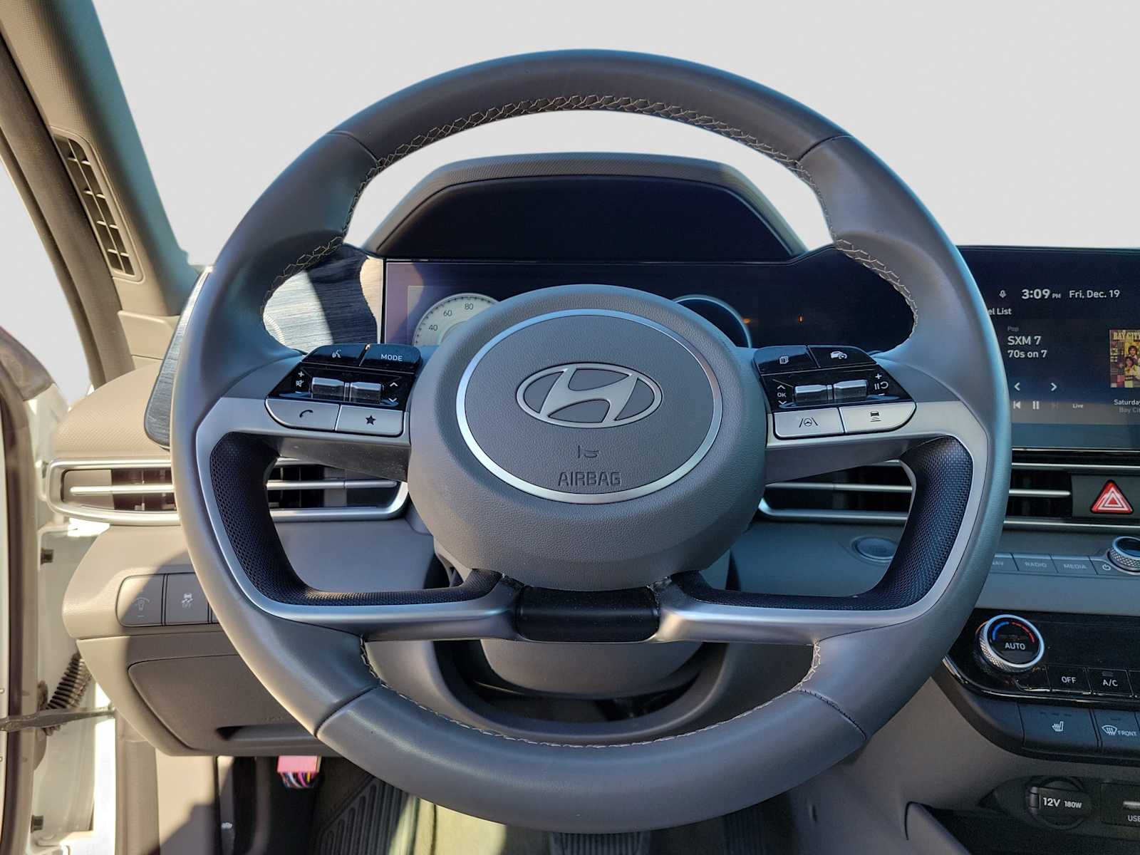 Thumbnail: 2025 Hyundai Elantra - 15