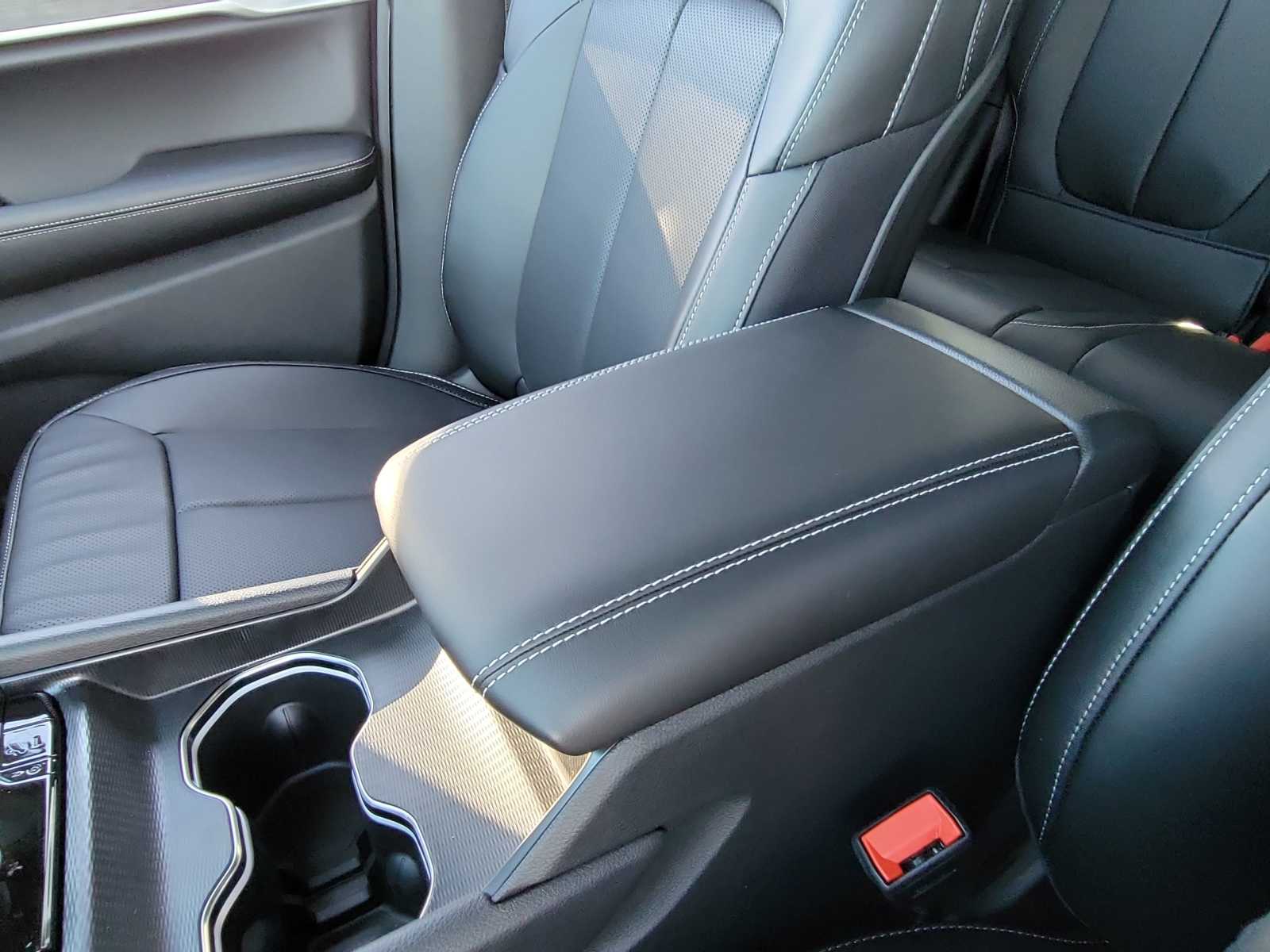 Thumbnail: 2024 Jeep Grand Cherokee - 16