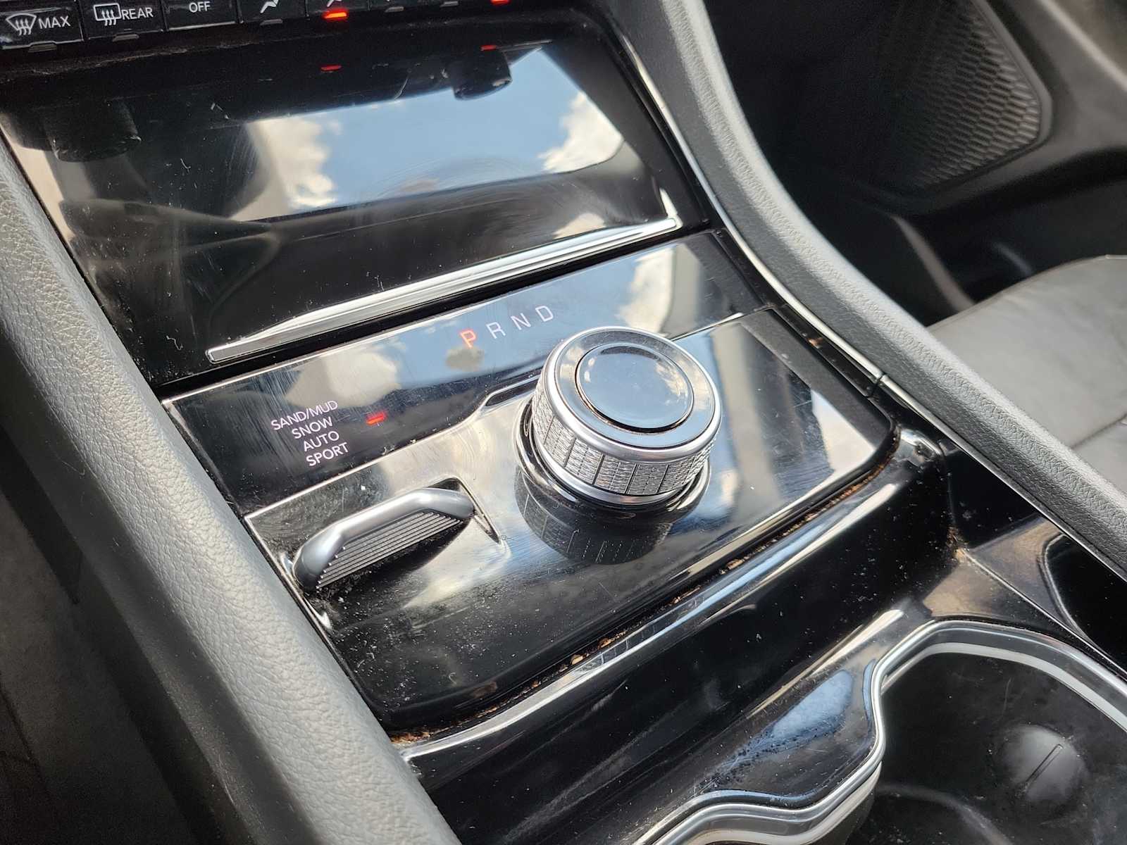 Thumbnail: 2023 Jeep Grand Cherokee - 17