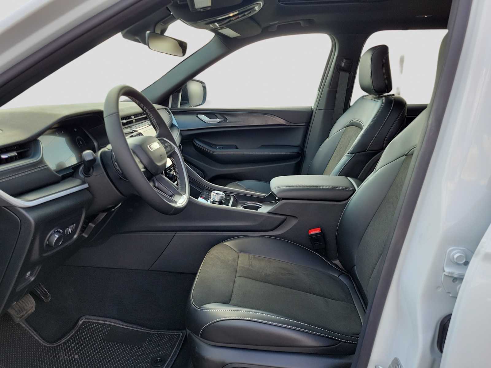 Thumbnail: 2025 Jeep Grand Cherokee - 11