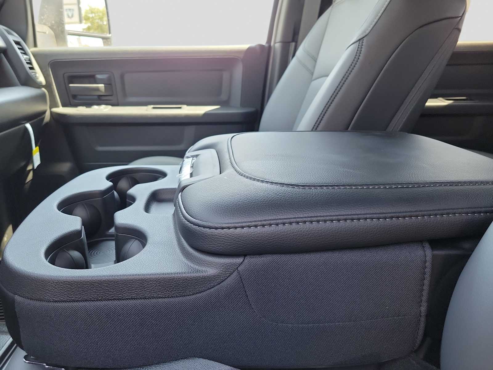 2025 RAM 2500 Tradesman - Photo 24