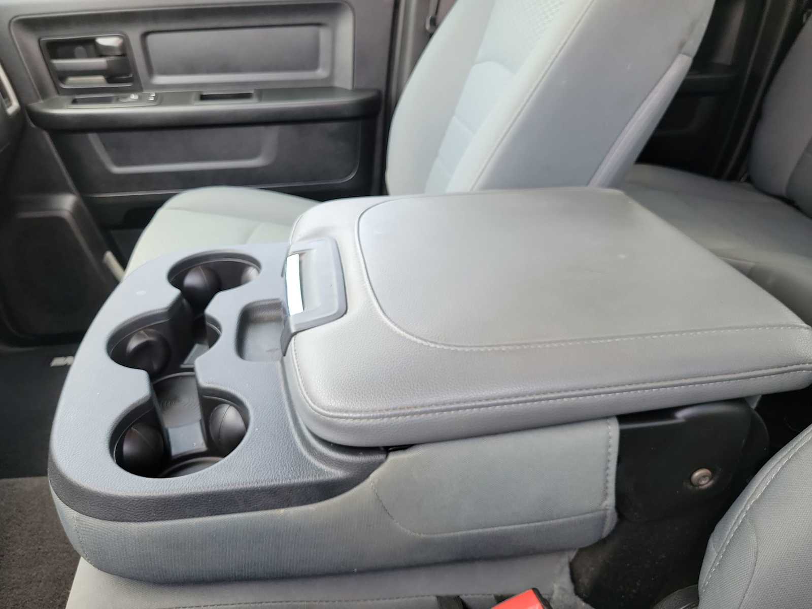 Thumbnail: 2019 RAM 1500 Classic - 16