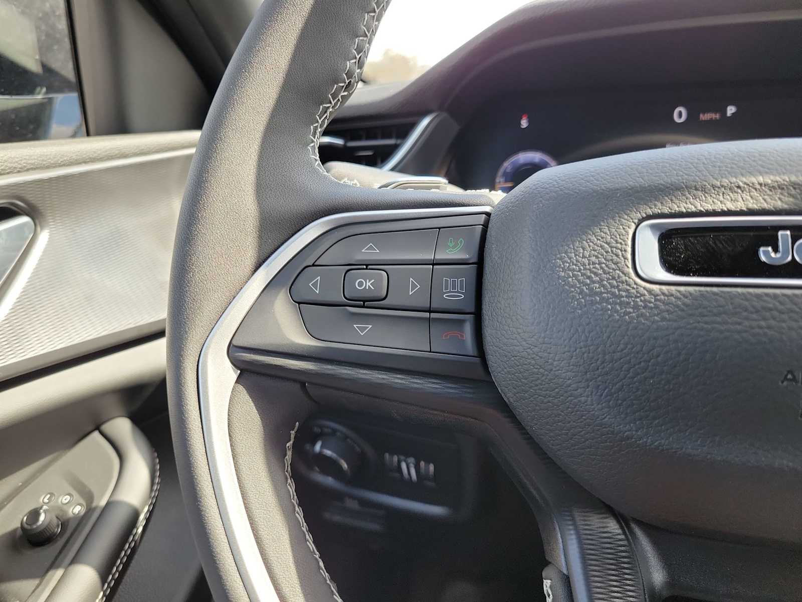 Thumbnail: 2025 Jeep Grand Cherokee - 19