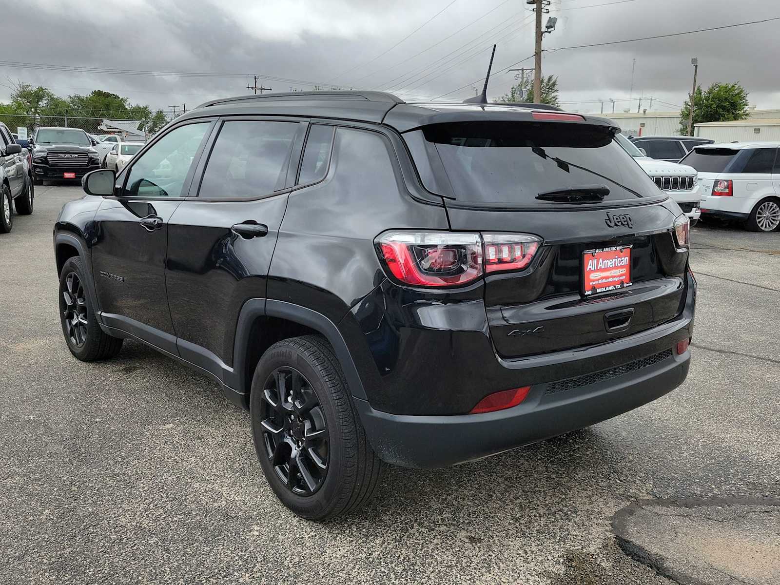2023 Jeep Compass Latitude photo 4