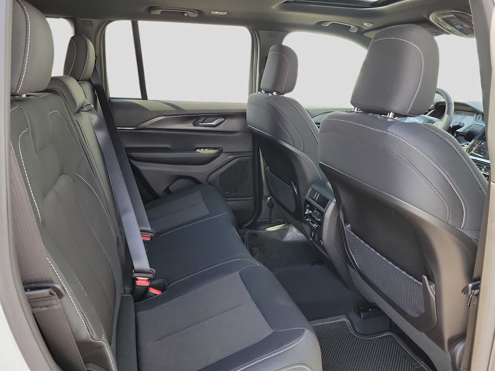 Thumbnail: 2026 Jeep Grand Cherokee - 13