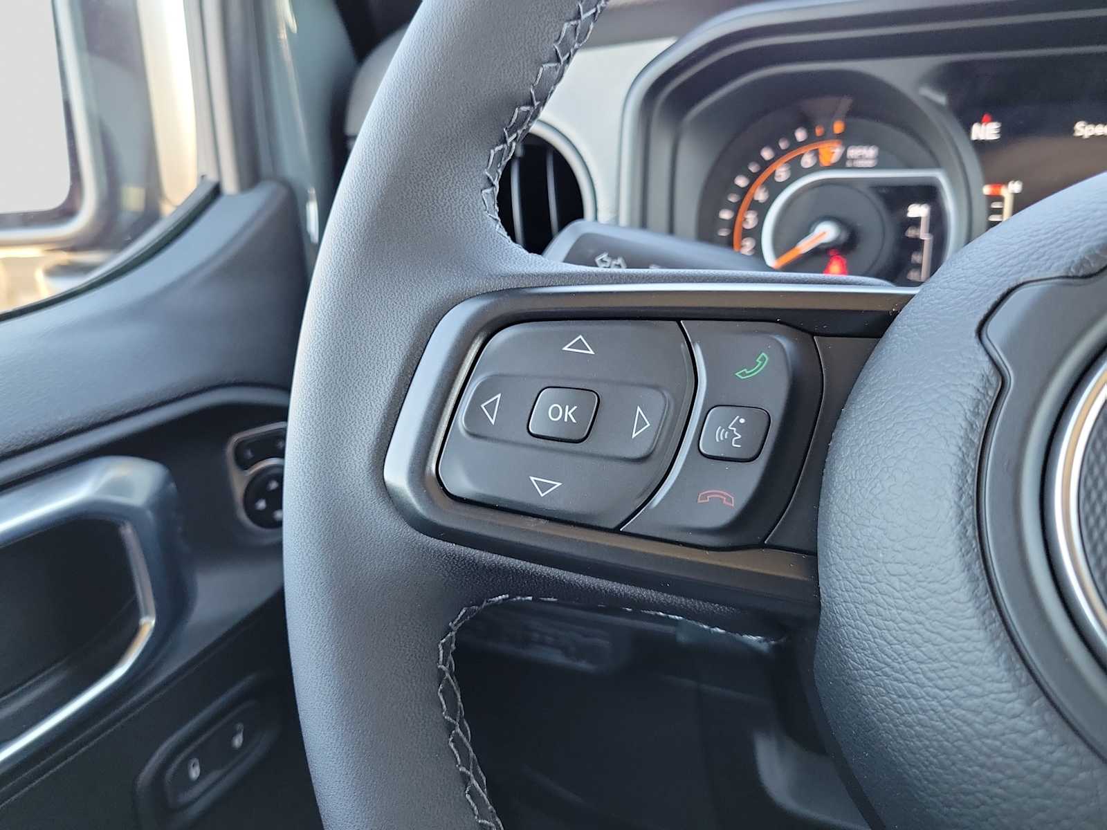 Thumbnail: 2026 Jeep Gladiator - 19