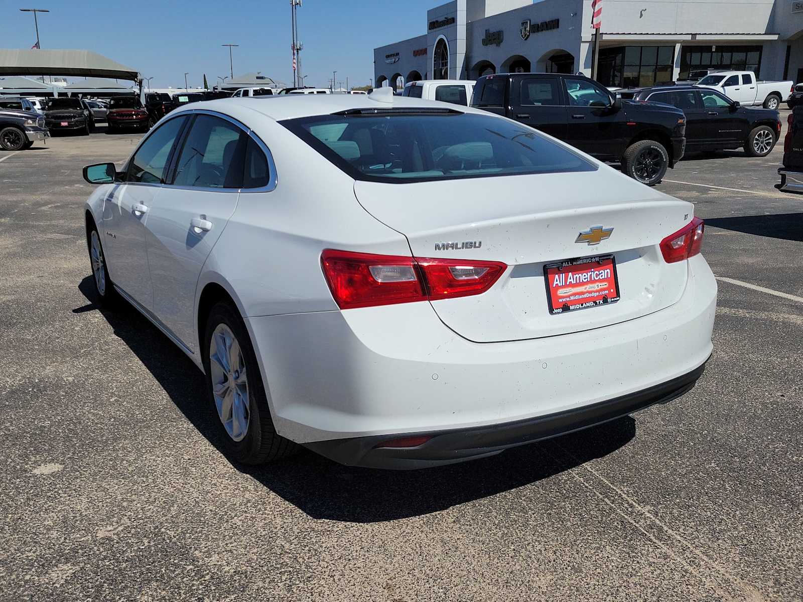 Thumbnail: 2024 Chevrolet Malibu - 4