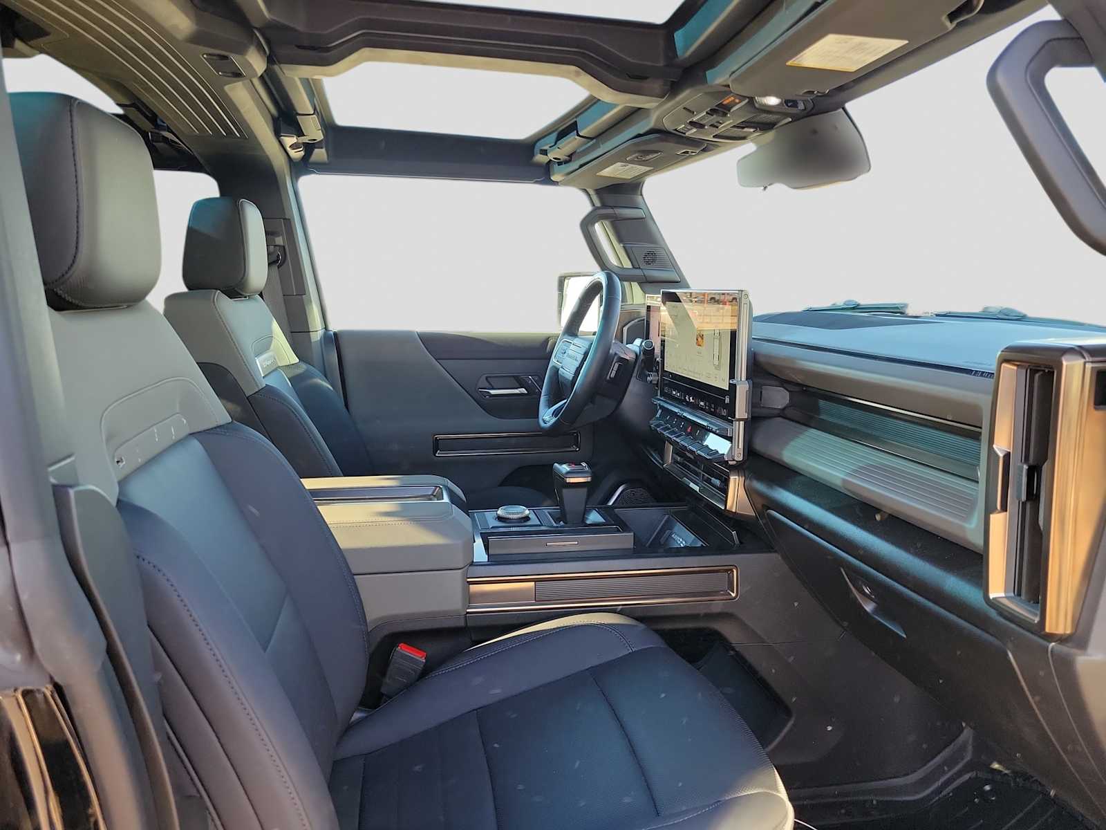 Thumbnail: 2024 GMC Hummer EV - 14