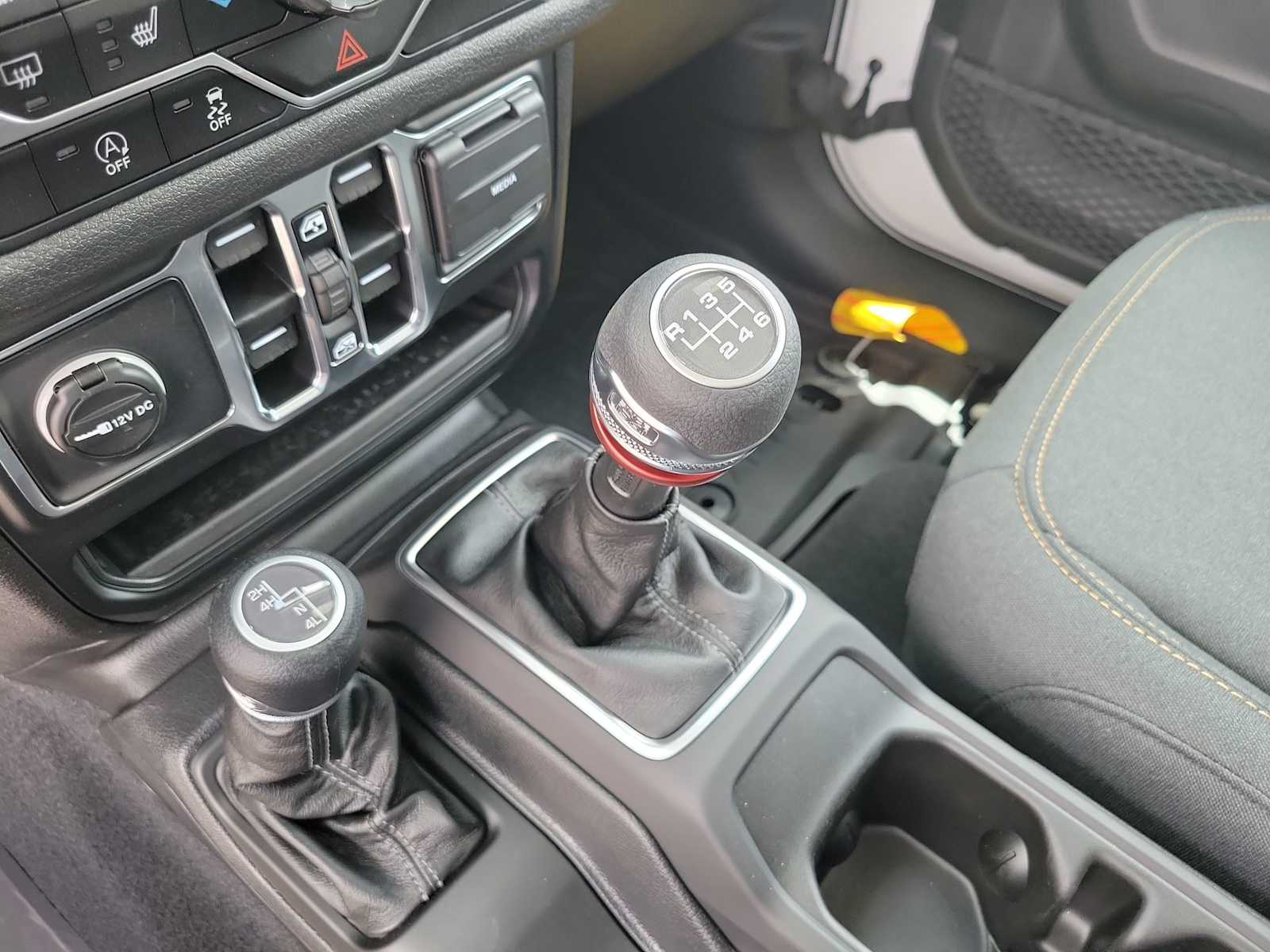 Thumbnail: 2025 Jeep Wrangler - 17