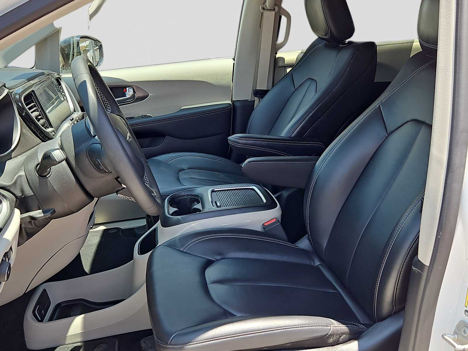 Thumbnail: 2024 Chrysler Pacifica - 7