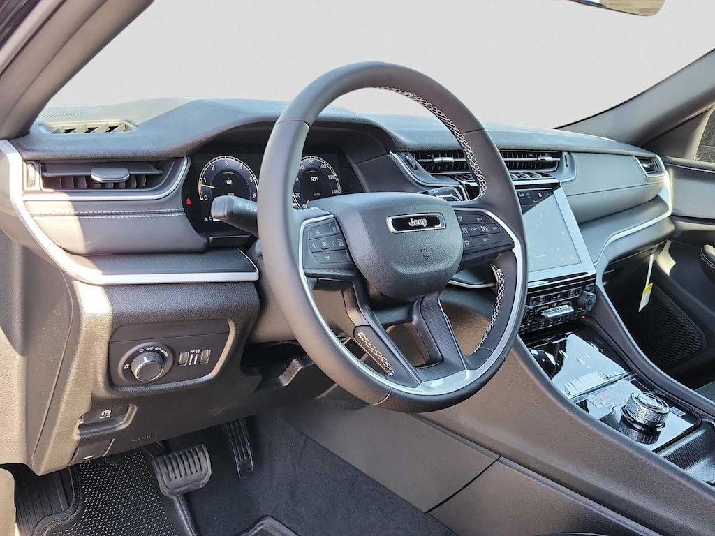 New 2025 Jeep Grand Cherokee L ALTITUDE X 4X4 Sport Utility