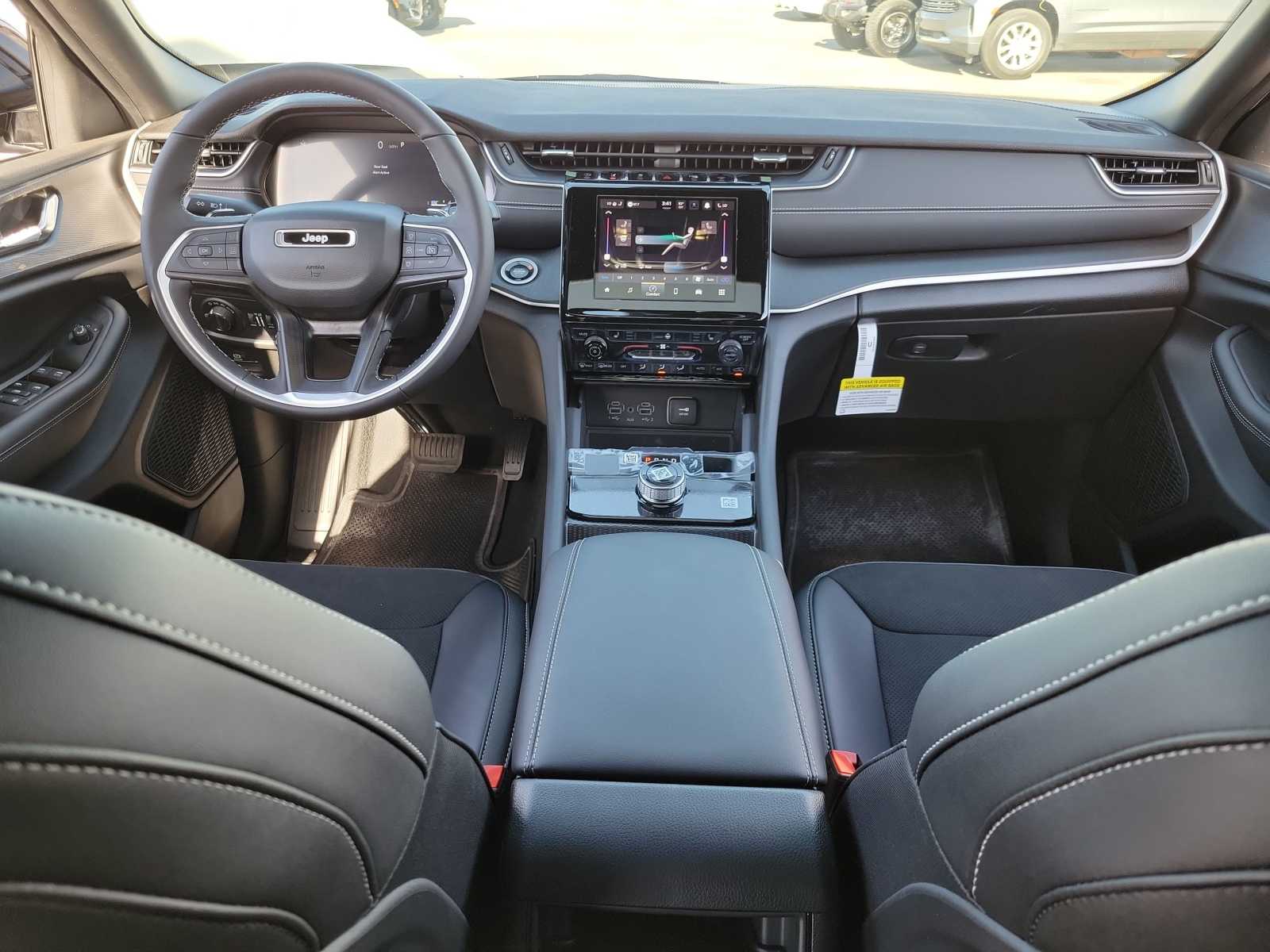 2024 Jeep Grand Cherokee Limited Edition 10