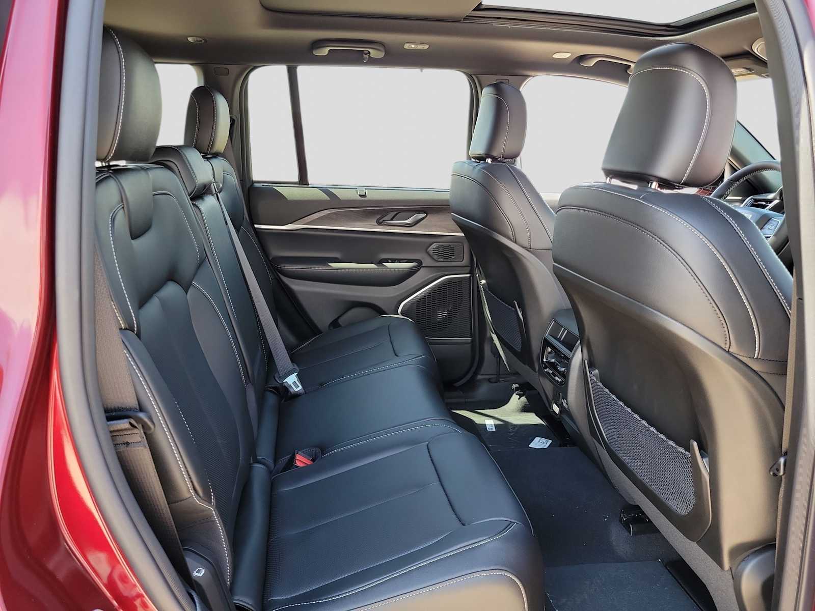 Thumbnail: 2024 Jeep Grand Cherokee - 13