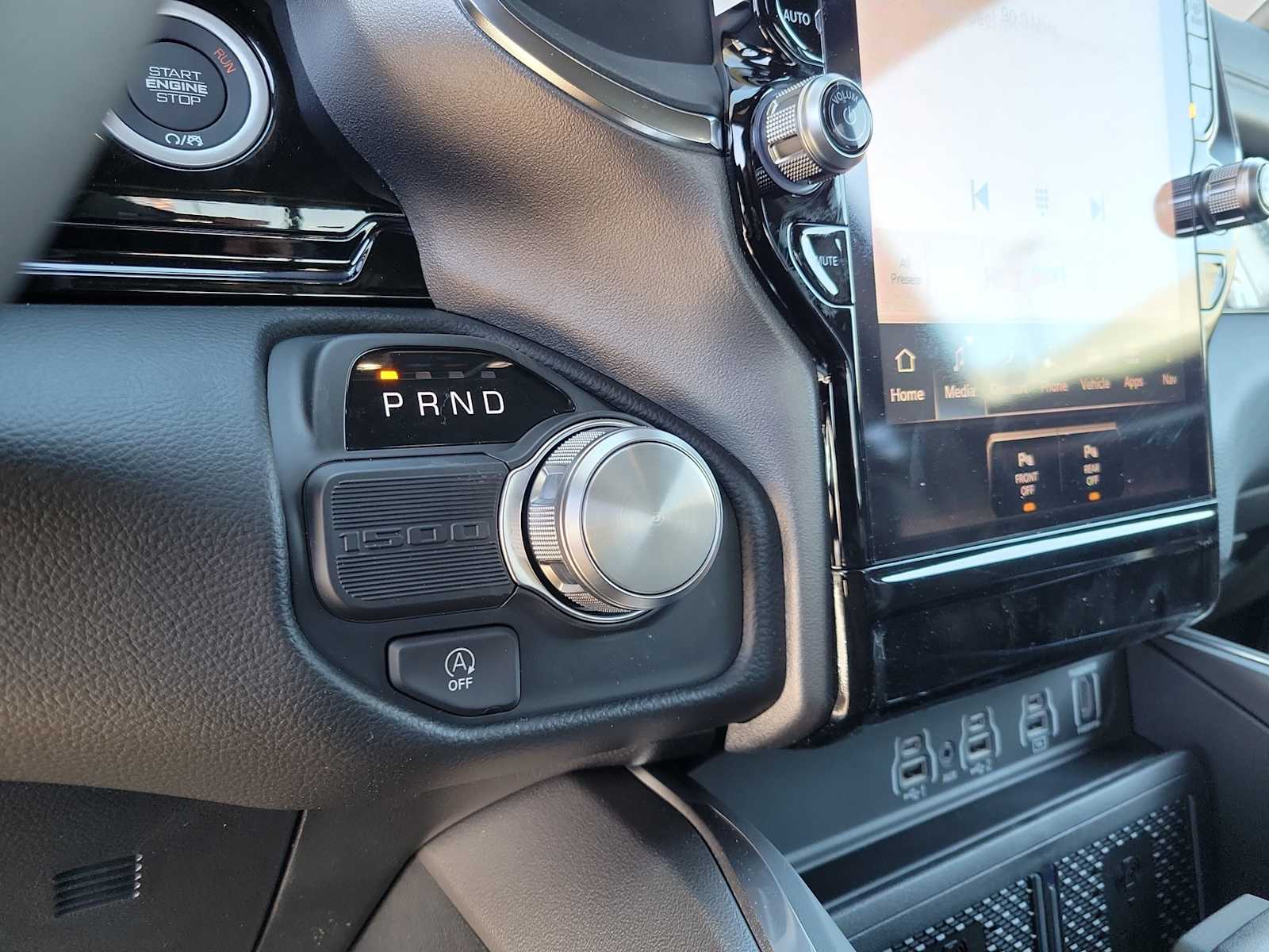 Thumbnail: 2026 RAM 1500 - 17