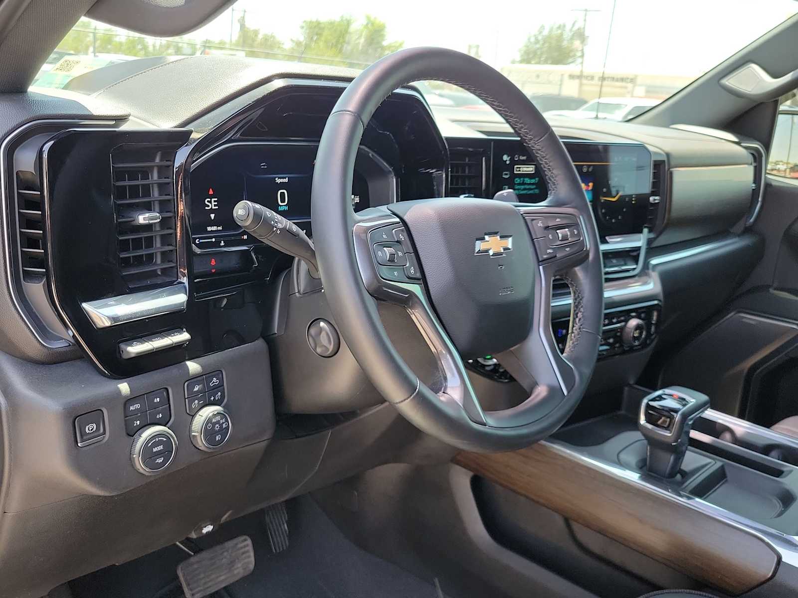 2024 Chevrolet Silverado 1500 High Country photo 2