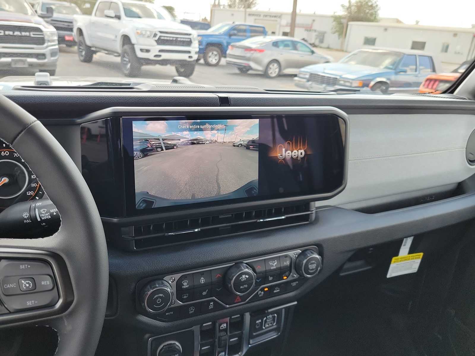 Thumbnail: 2025 Jeep Gladiator - 20