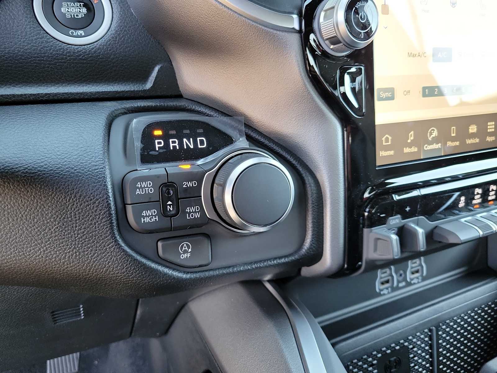 Thumbnail: 2026 RAM 1500 - 17