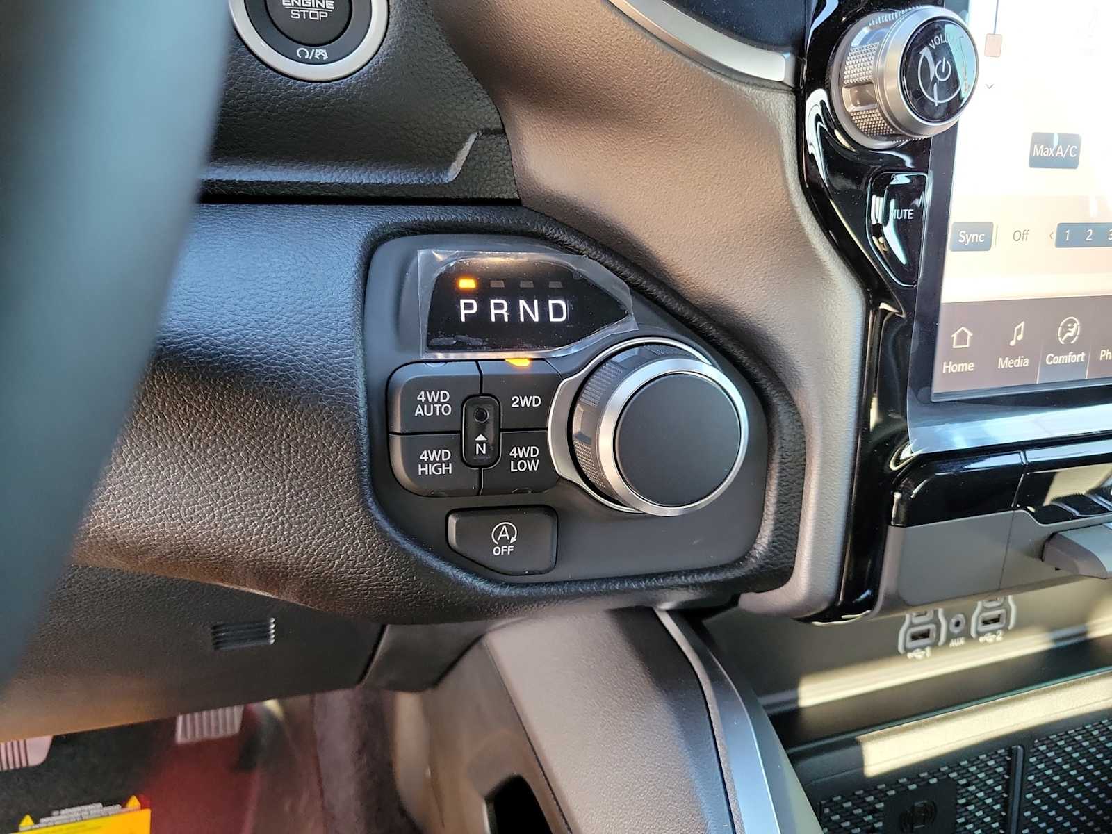 Thumbnail: 2026 RAM 1500 - 17