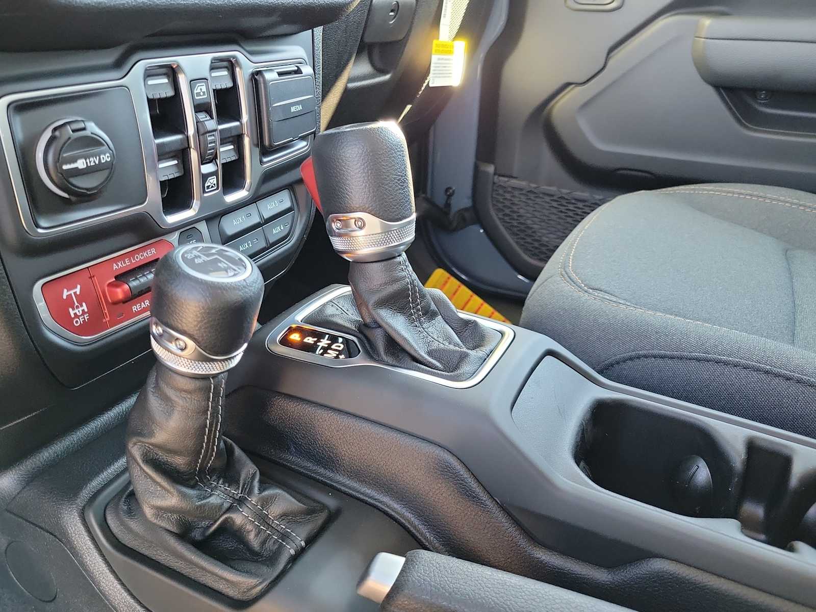 Thumbnail: 2026 Jeep Gladiator - 17