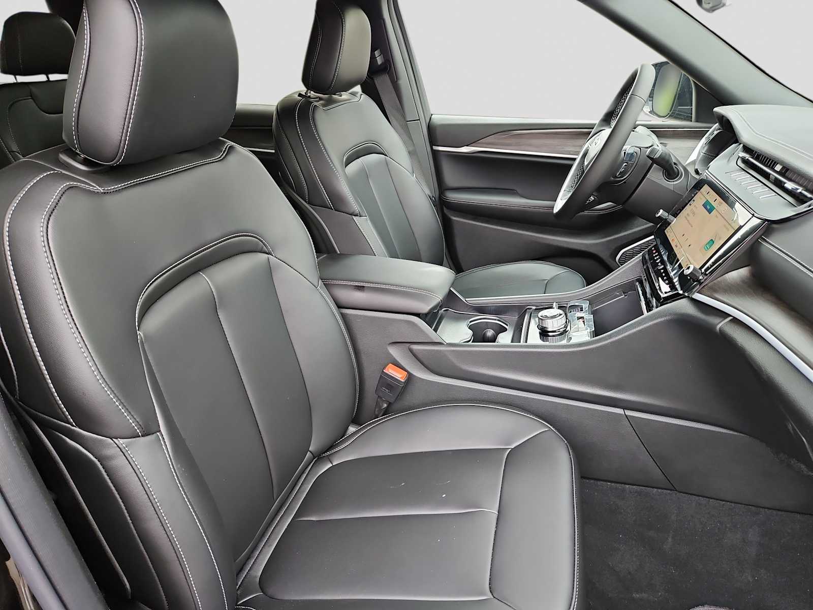Thumbnail: 2026 Jeep Grand Cherokee - 10
