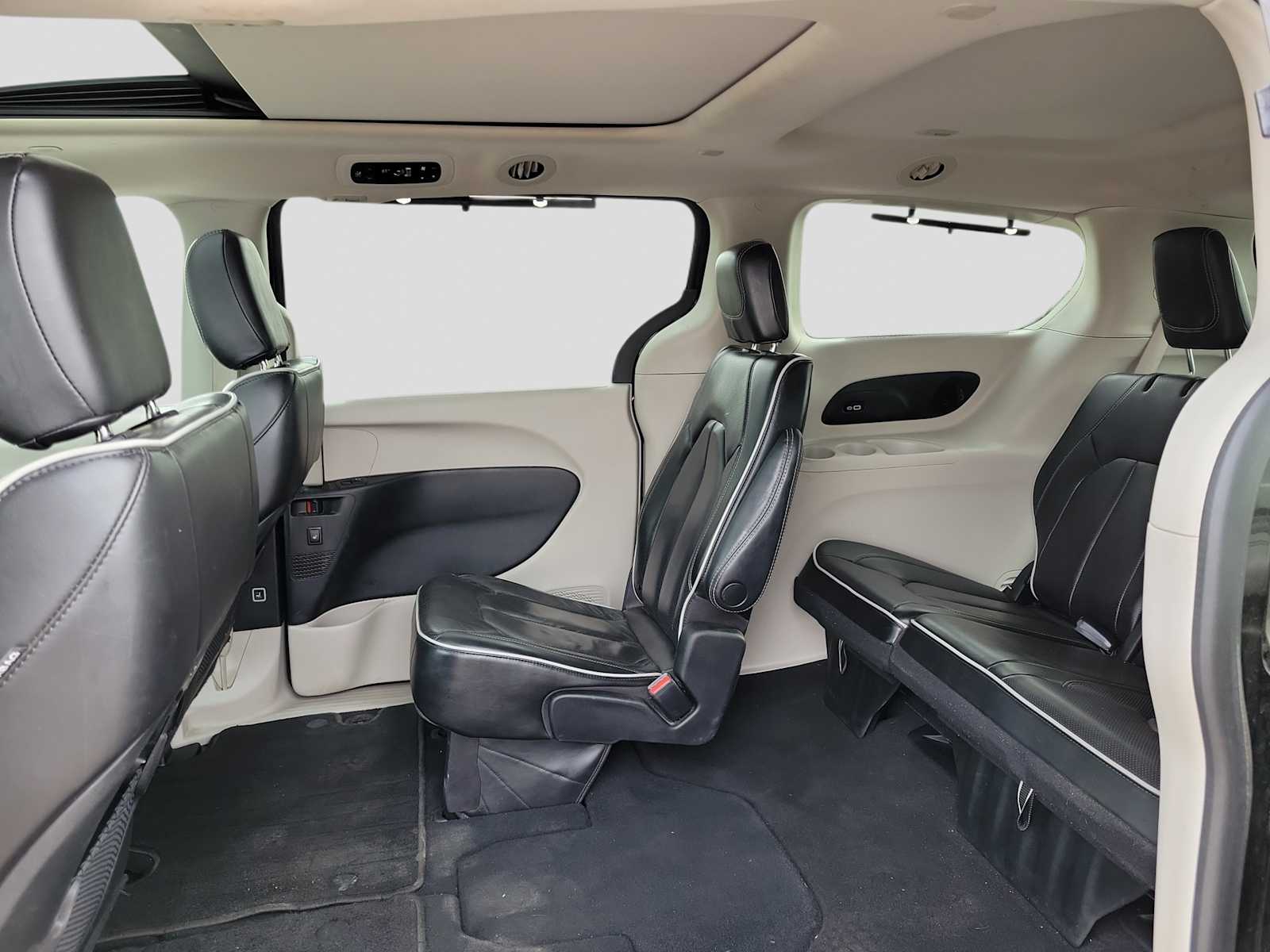 Thumbnail: 2023 Chrysler Pacifica - 12