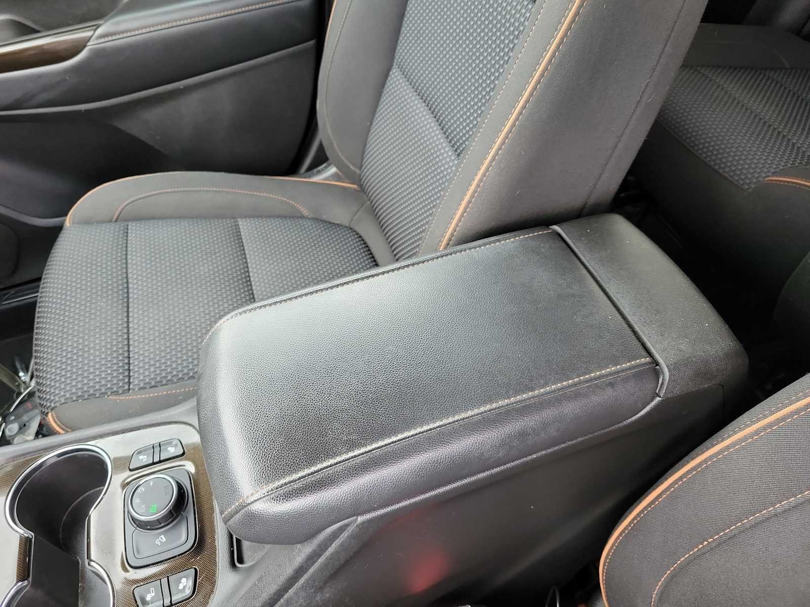 Thumbnail: 2020 GMC Acadia - 16